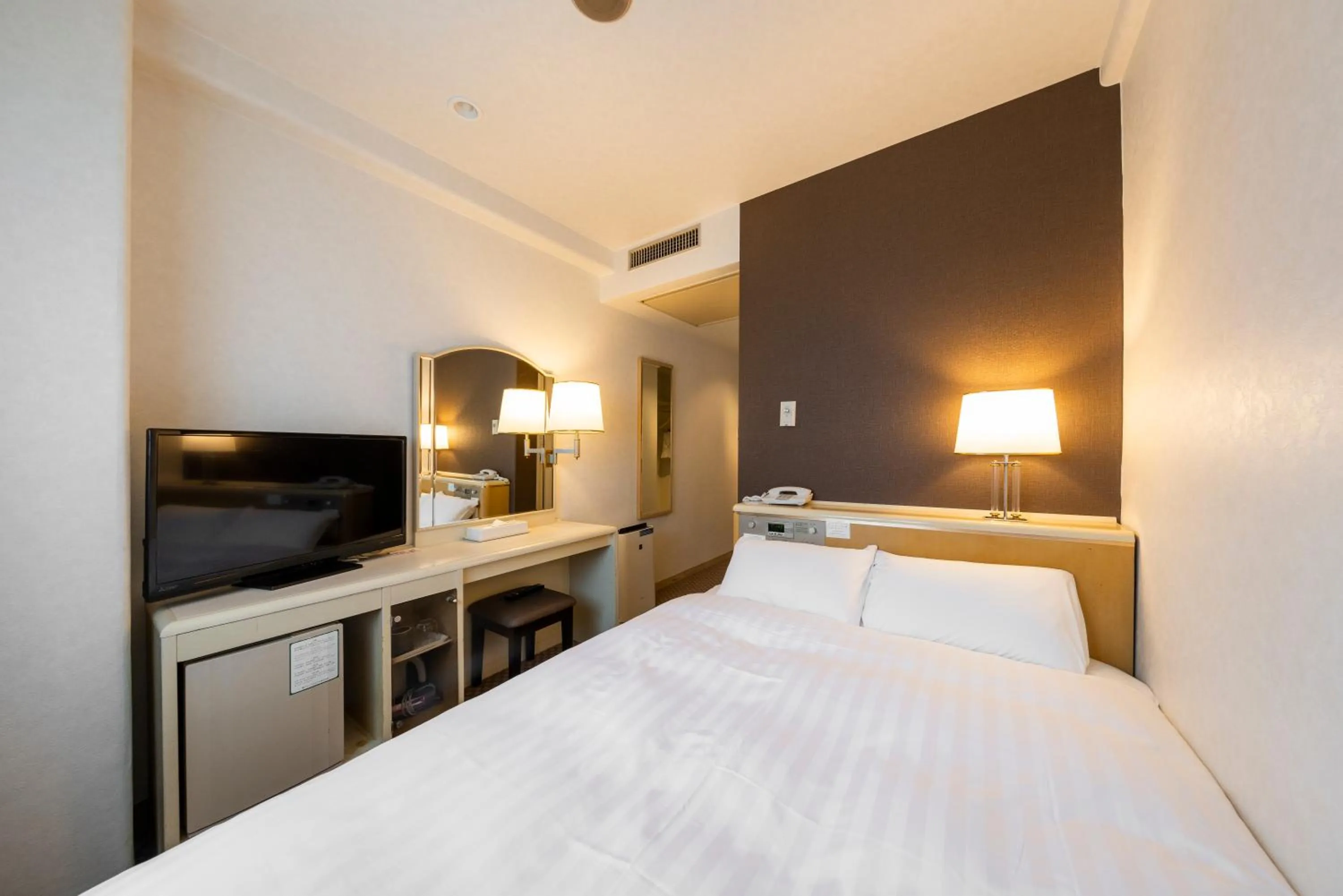 Small Double Room - Smoking in Okayama Washington Hotel Plaza