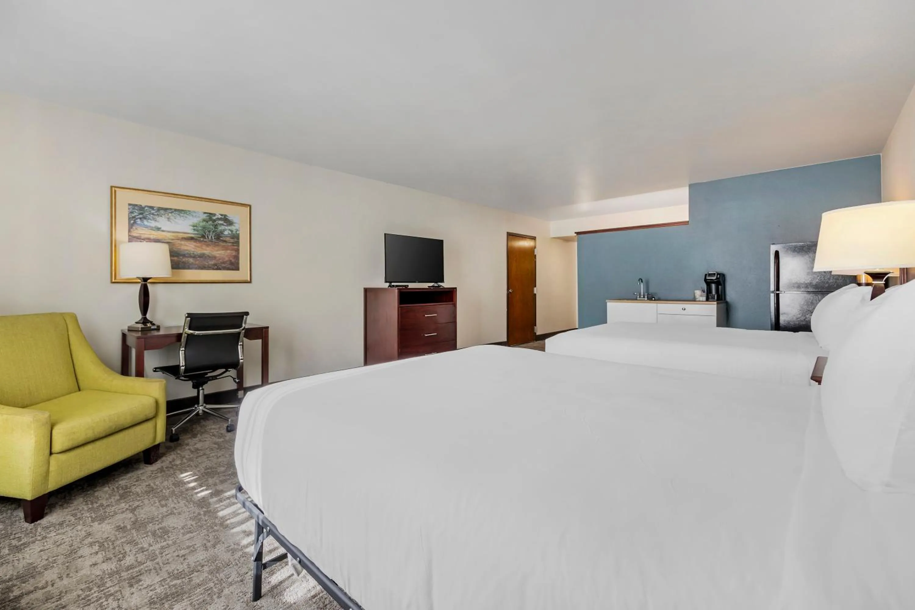 Standard Queen Room in Seaport Inn & Suites