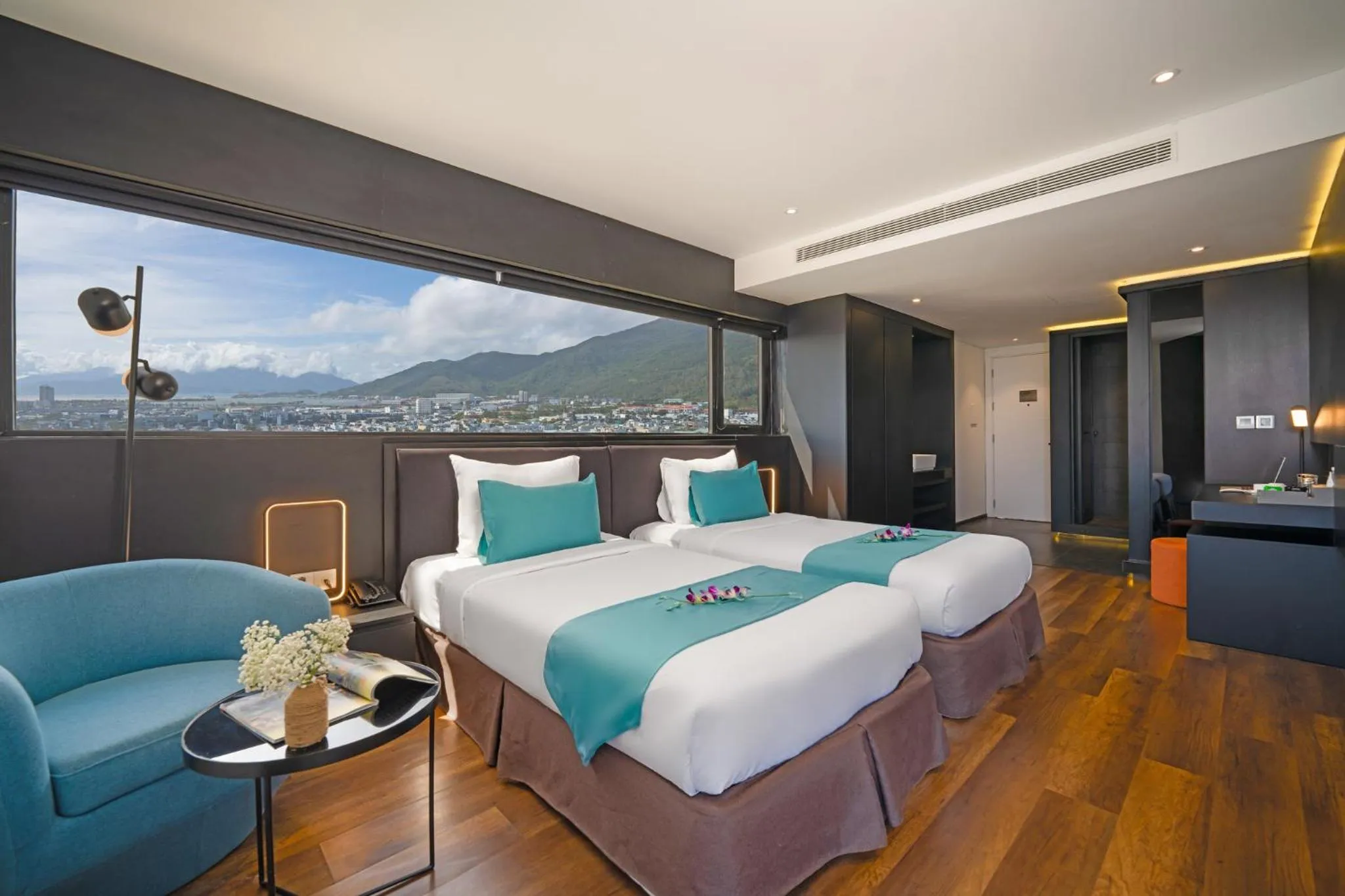 Deluxe Twin Room with City View in The Code Hotel & Spa Da Nang - Complimentary Daily Afternoon Tea in Sky Bar