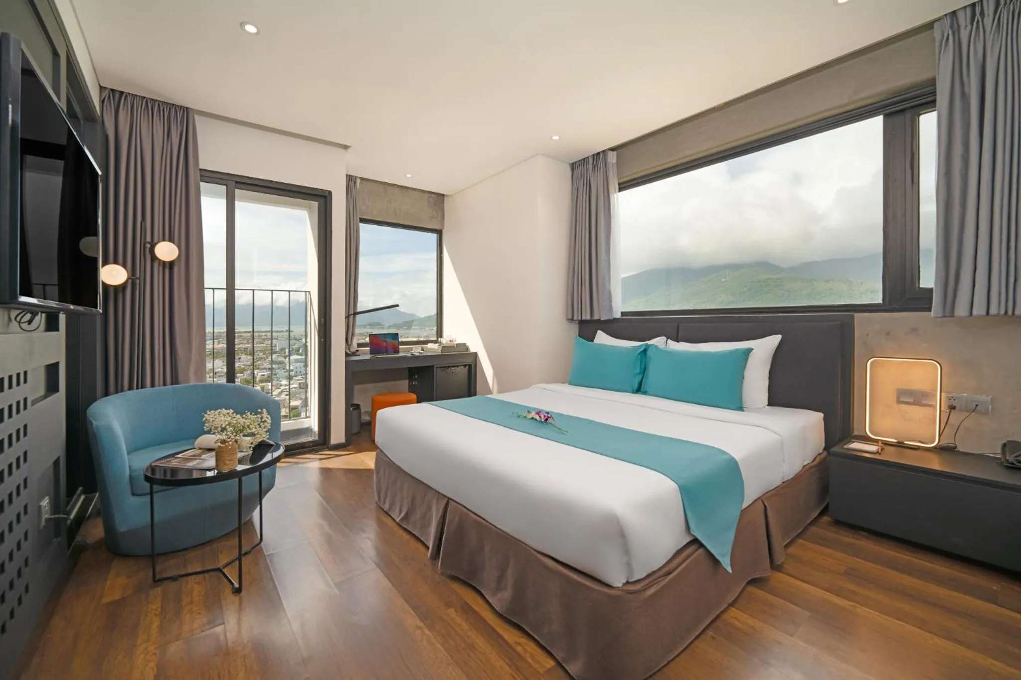 Deluxe Double Room with City View in The Code Hotel & Spa Da Nang - Complimentary Daily Afternoon Tea in Sky Bar
