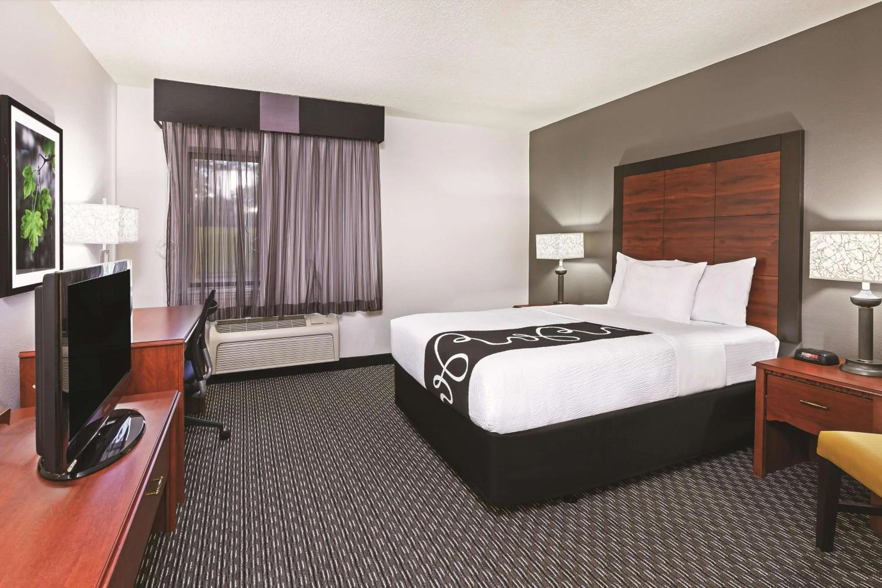 Deluxe King Room in La Quinta by Wyndham N Little Rock - McCain Mall