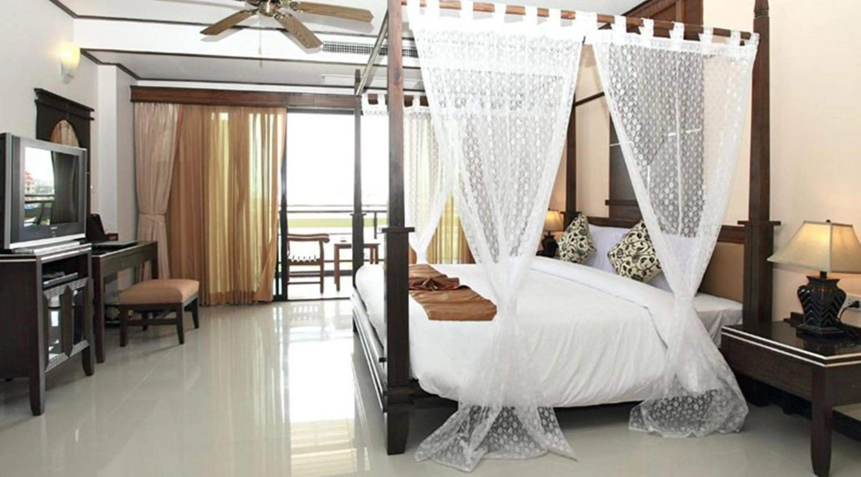 Deluxe One-Bedroom Suite in Pattaya Loft
