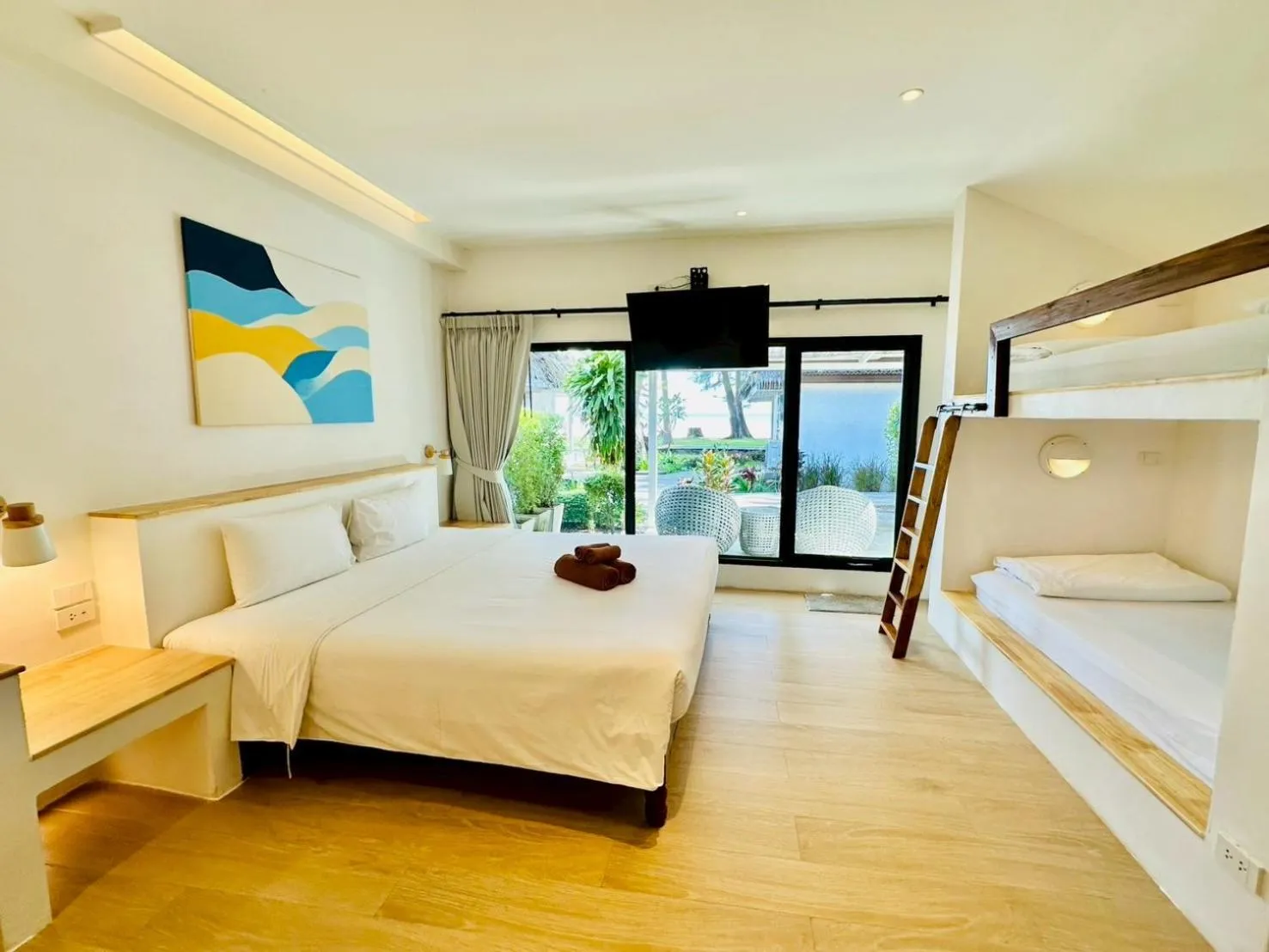 Superior Family Room in Twin Bay Resort Koh Lanta