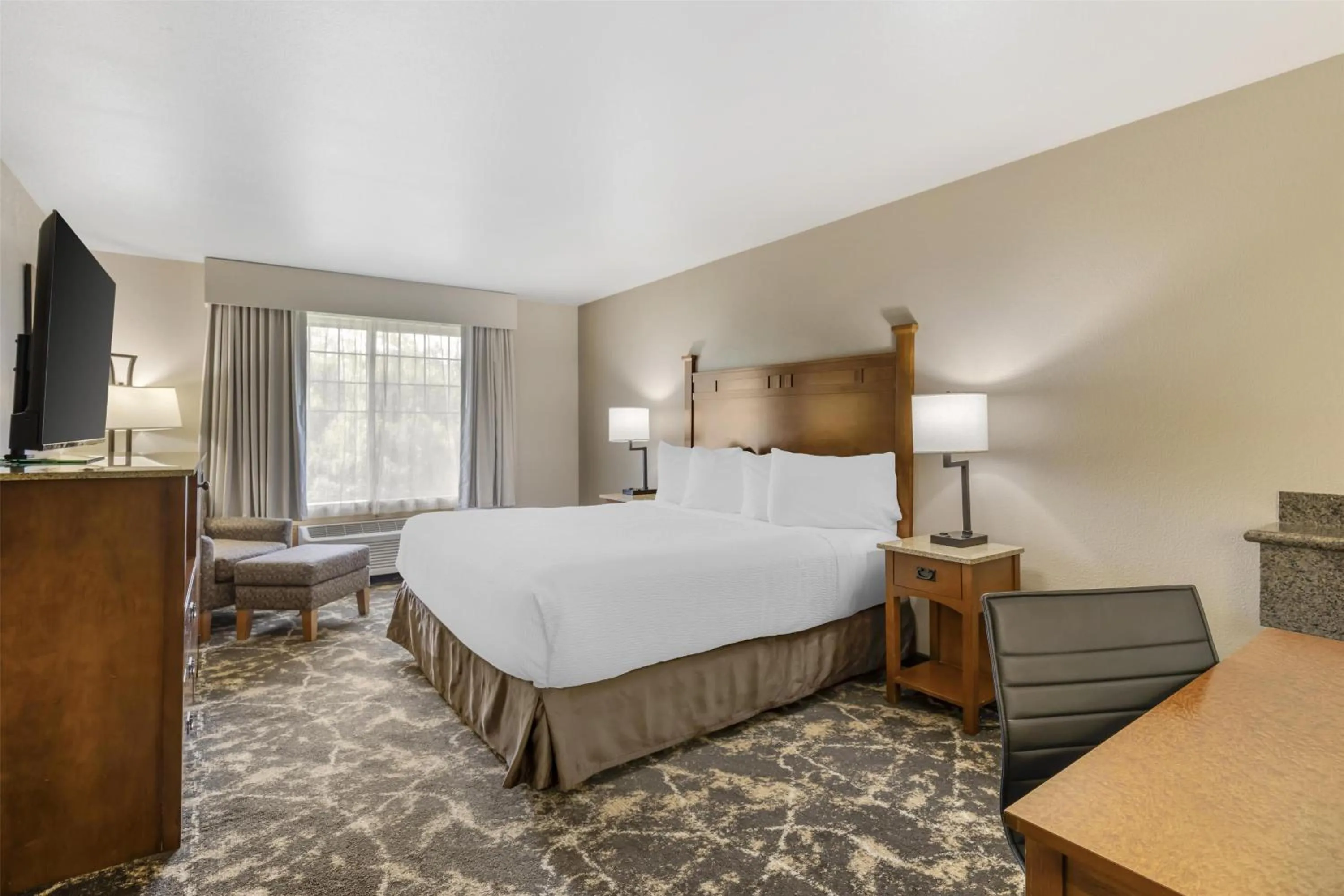 King Room with River View in Best Western Plus Riverfront Hotel and Suites