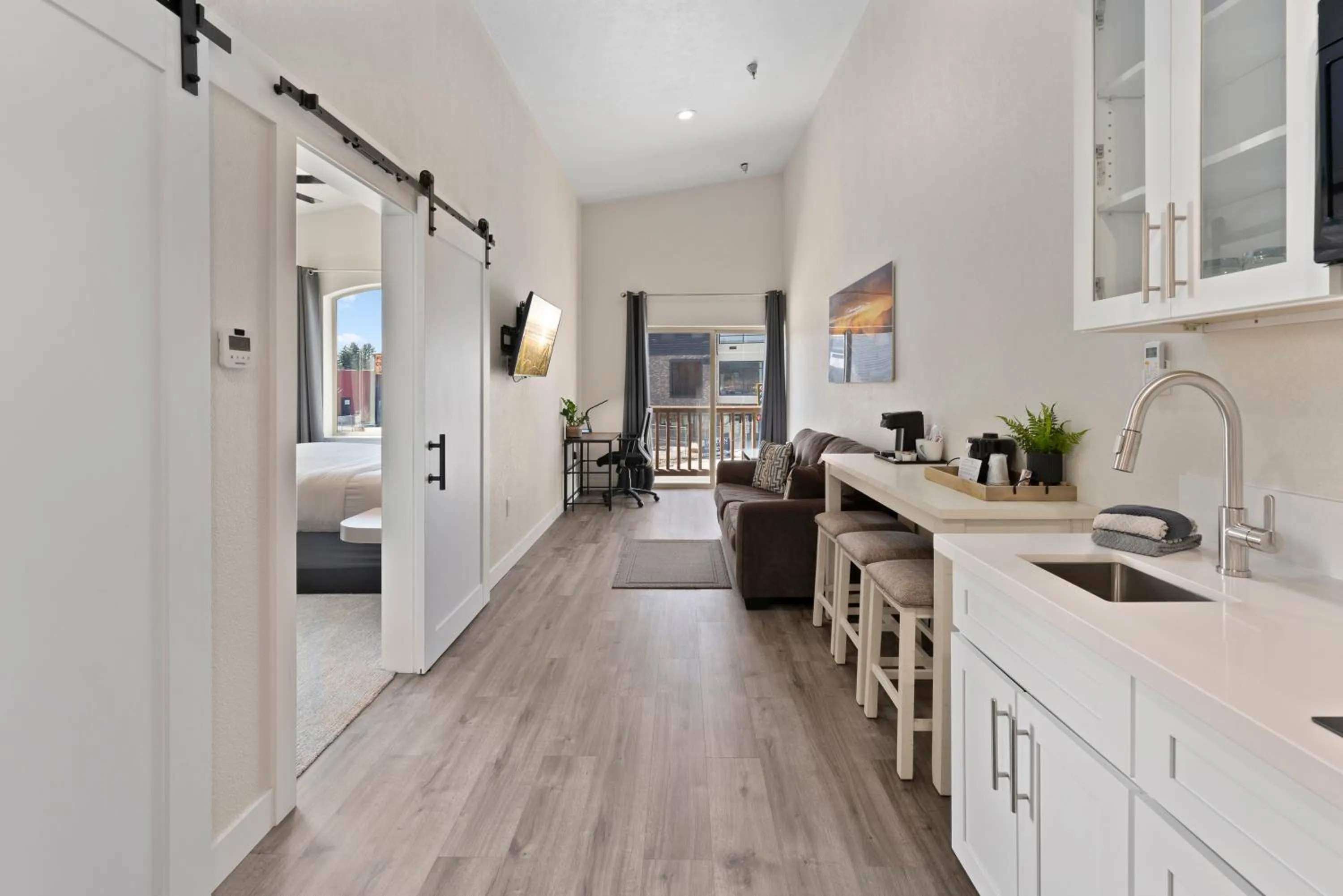 Deluxe Family Suite in Cedar Street Hotel & Suites