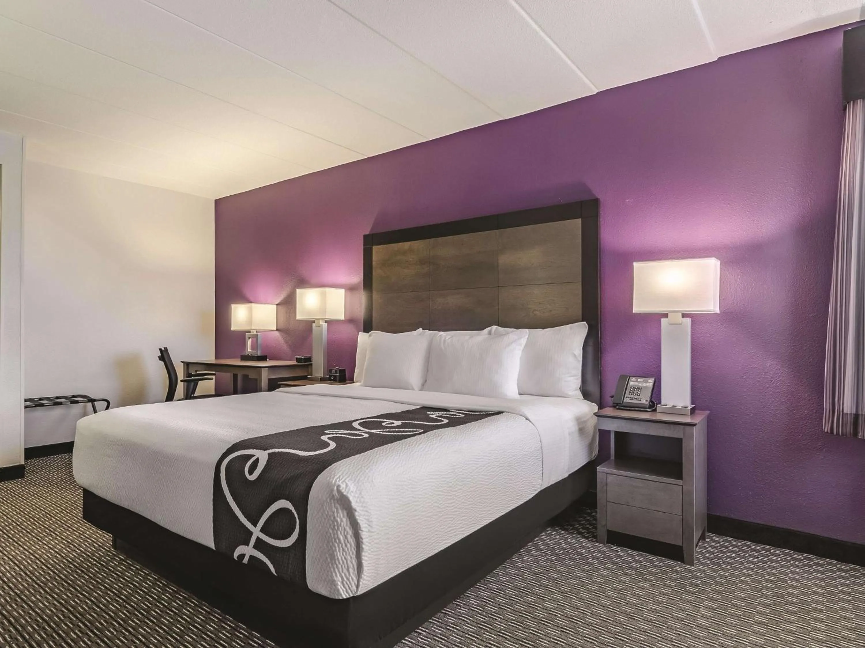 King Suite - Non-Smoking in La Quinta by Wyndham Warwick Providence Airport