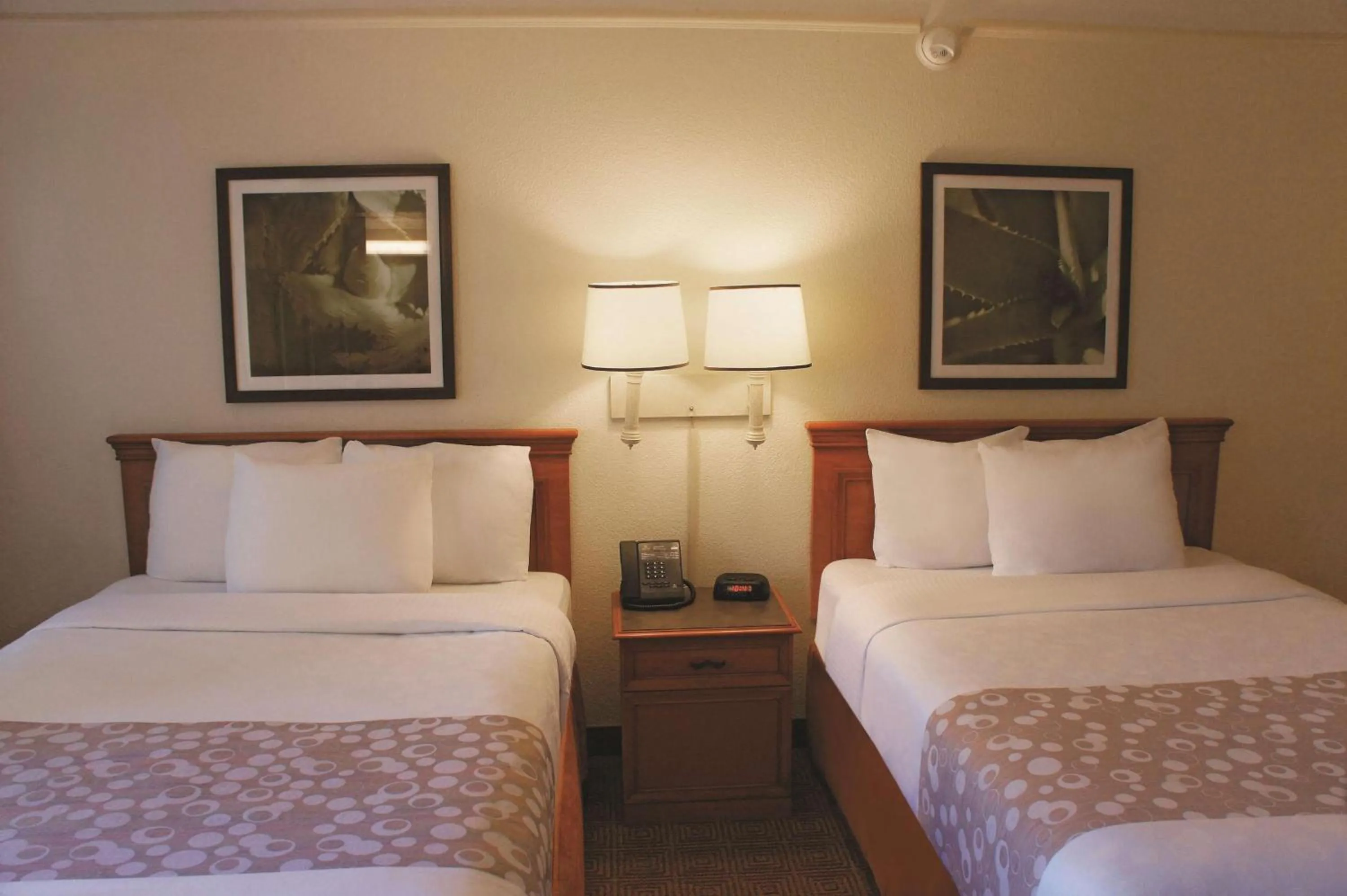 Double Room with Two Double Beds and Bath Tub - Mobility/Hearing Accessible - Non-Smoking in Baymont by Wyndham Houston La Porte