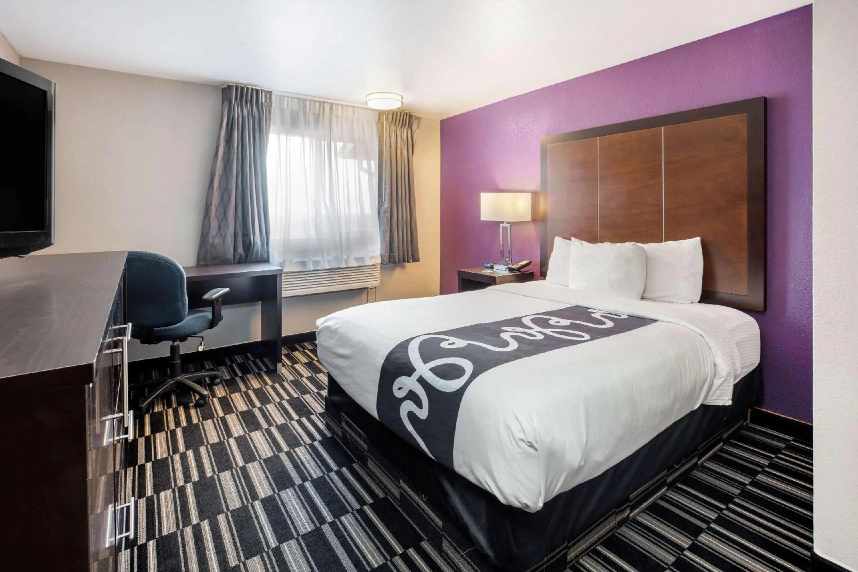 Deluxe King Room in La Quinta Inn by Wyndham Caldwell