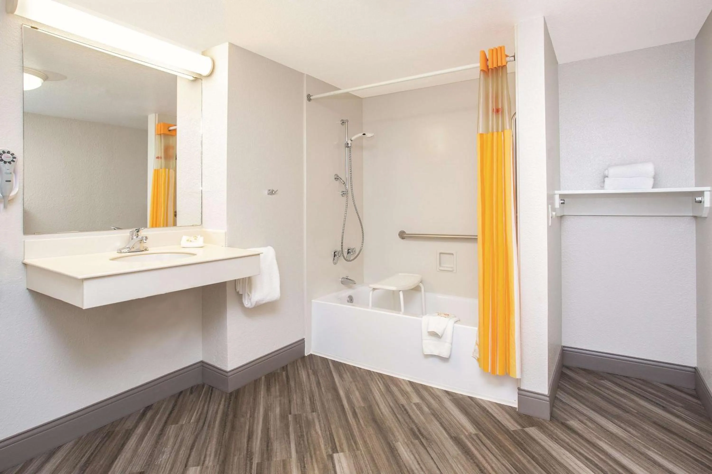 King Room - Disability Access in La Quinta Inn by Wyndham Denver Westminster
