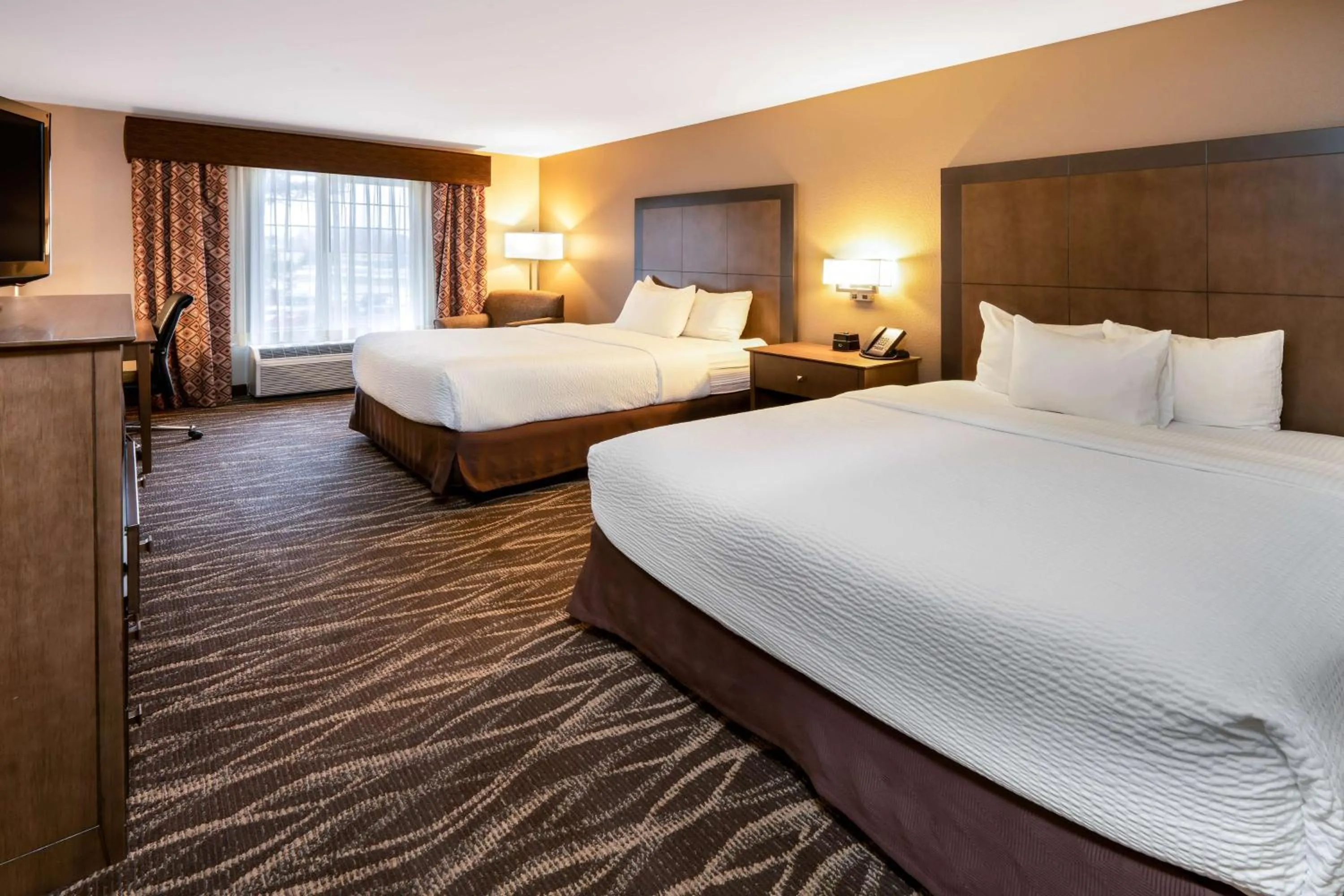 Queen Room with Two Queen Beds in Best Western Plus Kalispell/Glacier Park West Hotel & Suites
