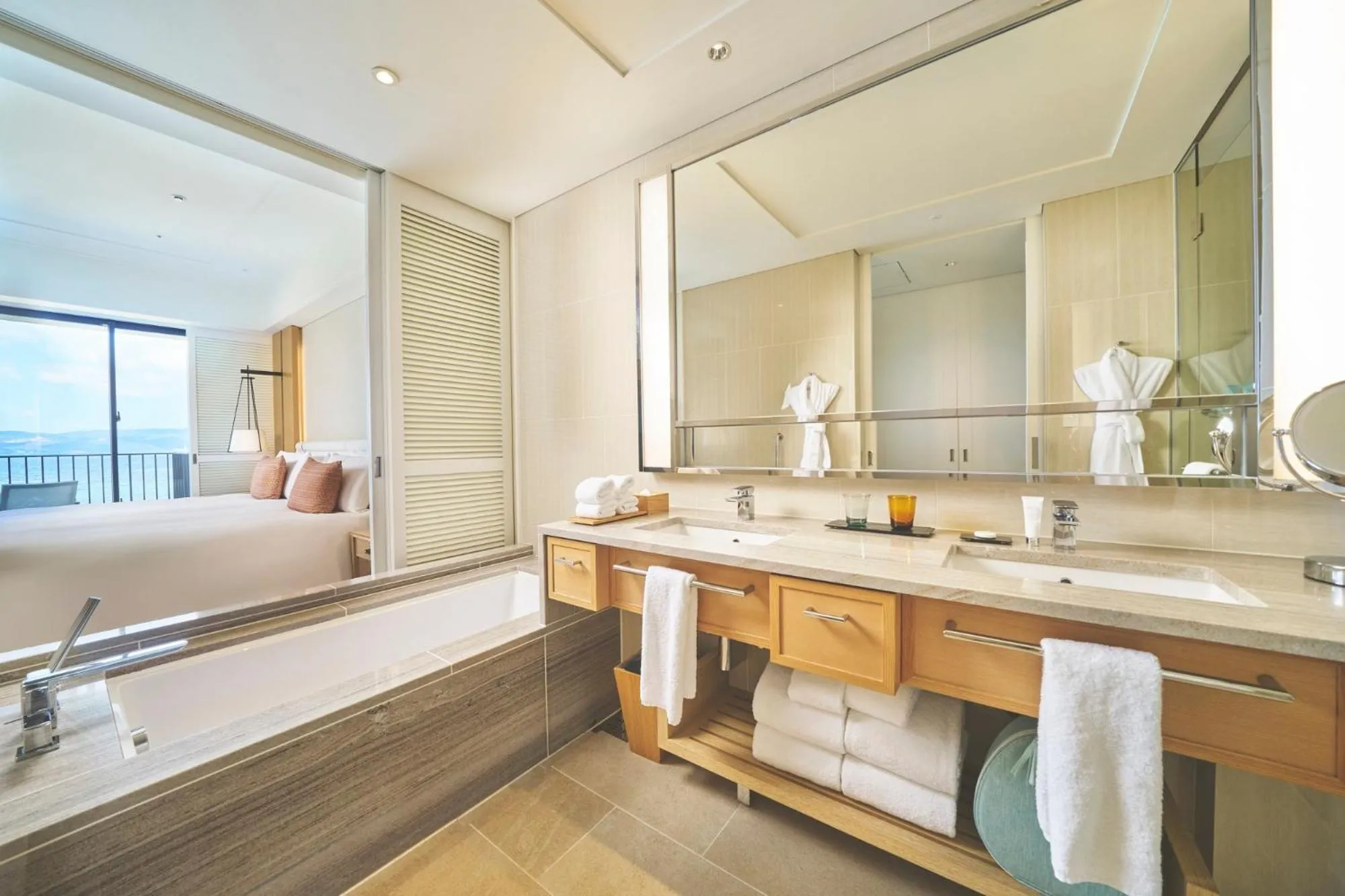 Deluxe Ocean View Twin in Halekulani Okinawa