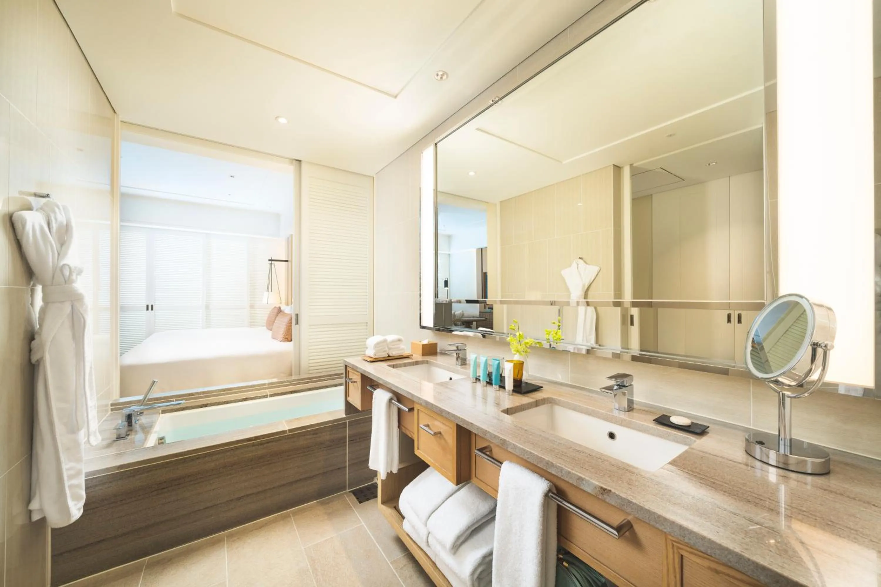 Premier Ocean Front Twin in Halekulani Okinawa