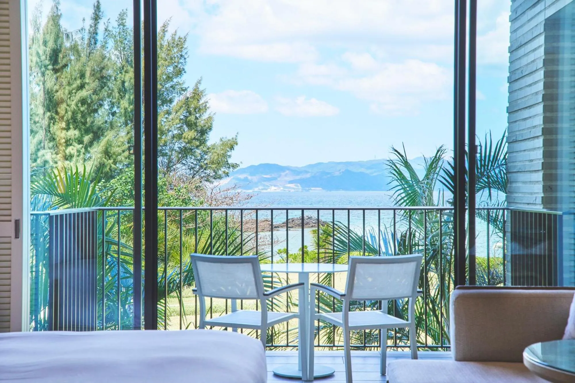 Deluxe Ocean View King in Halekulani Okinawa