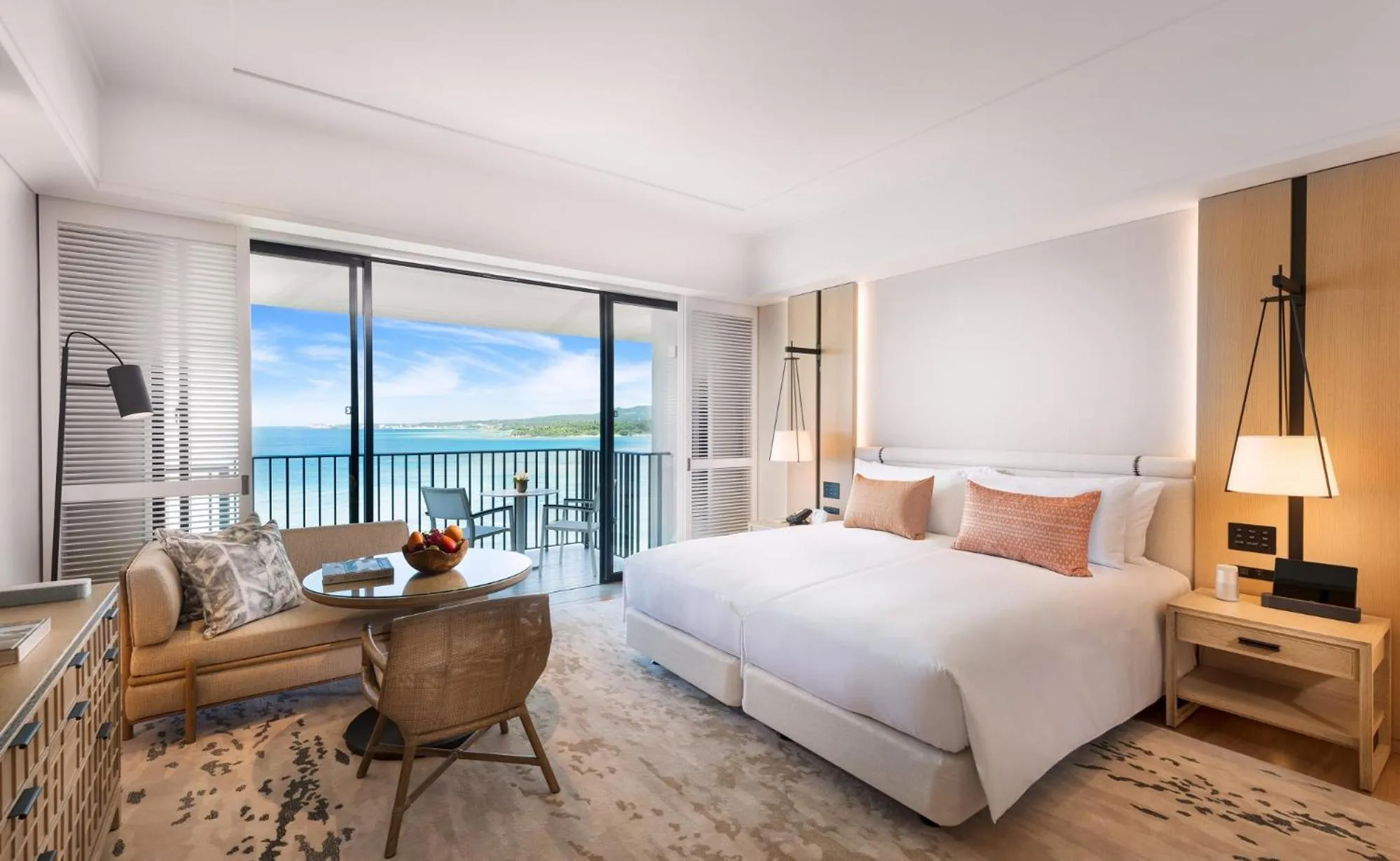 Premier Club Ocean Front Twin with Lounge Access - single occupancy in Halekulani Okinawa