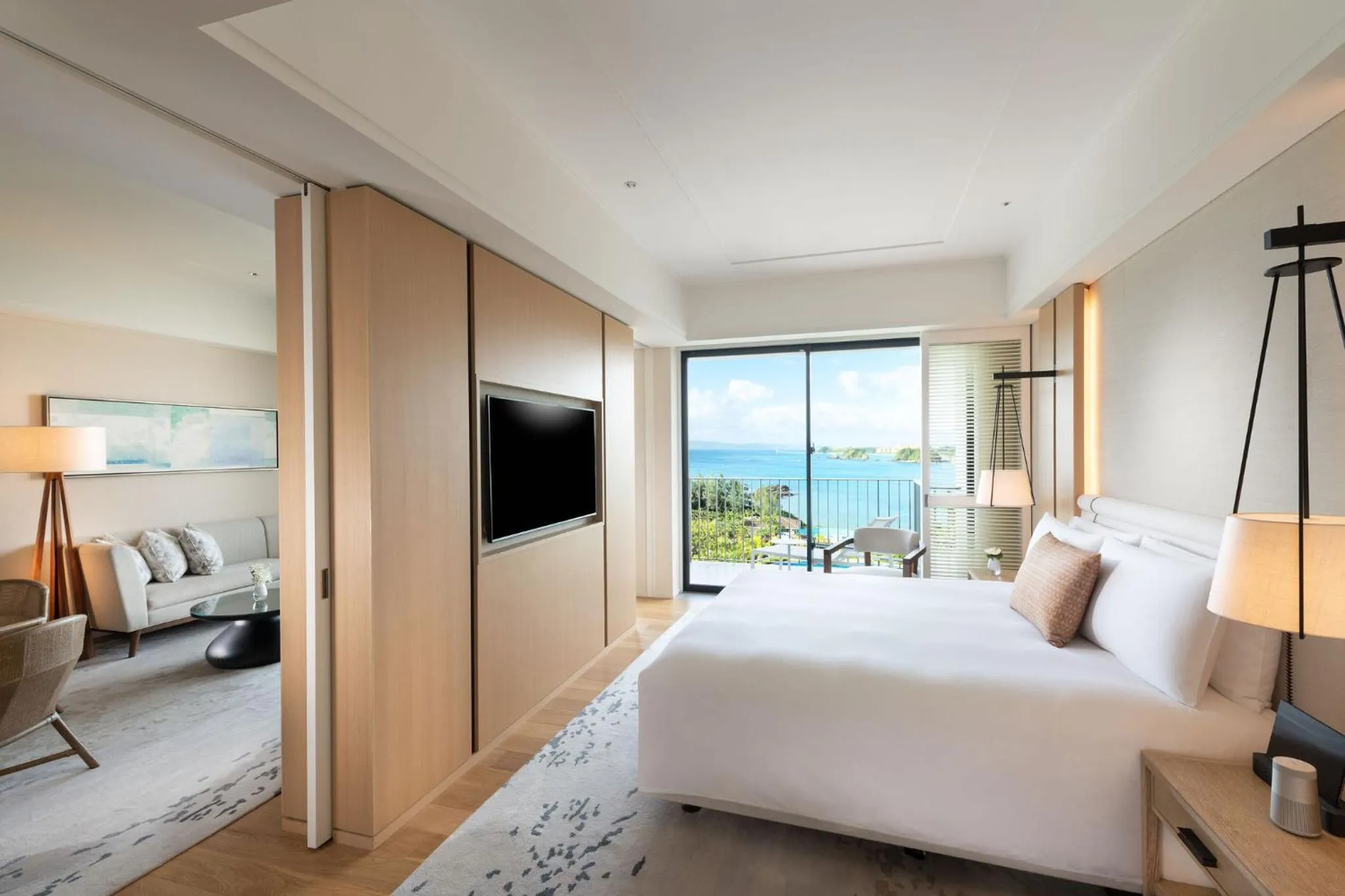 Executive Ocean Front Suite Twin in Halekulani Okinawa