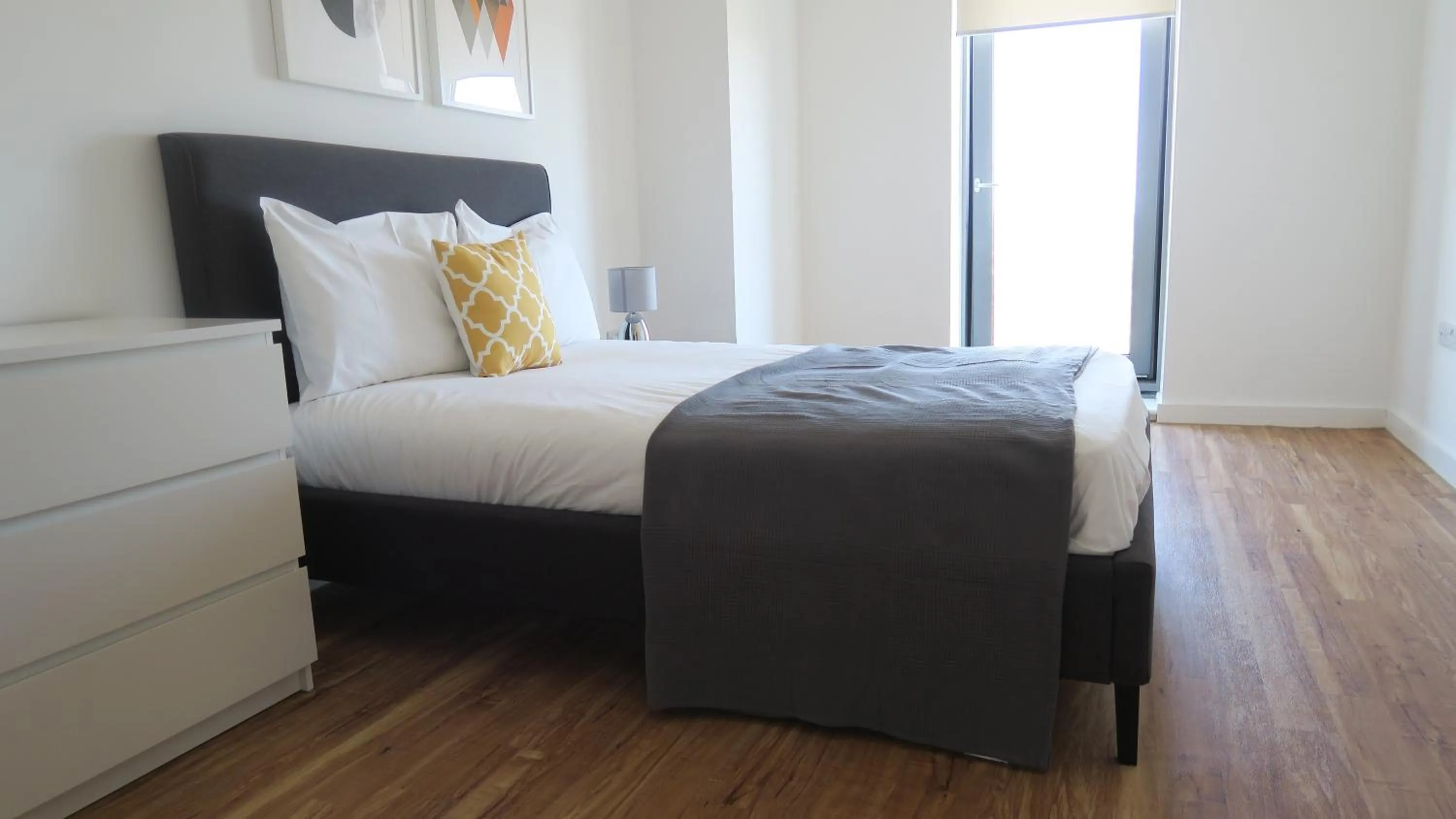One-Bedroom Apartment in Quay Apartments