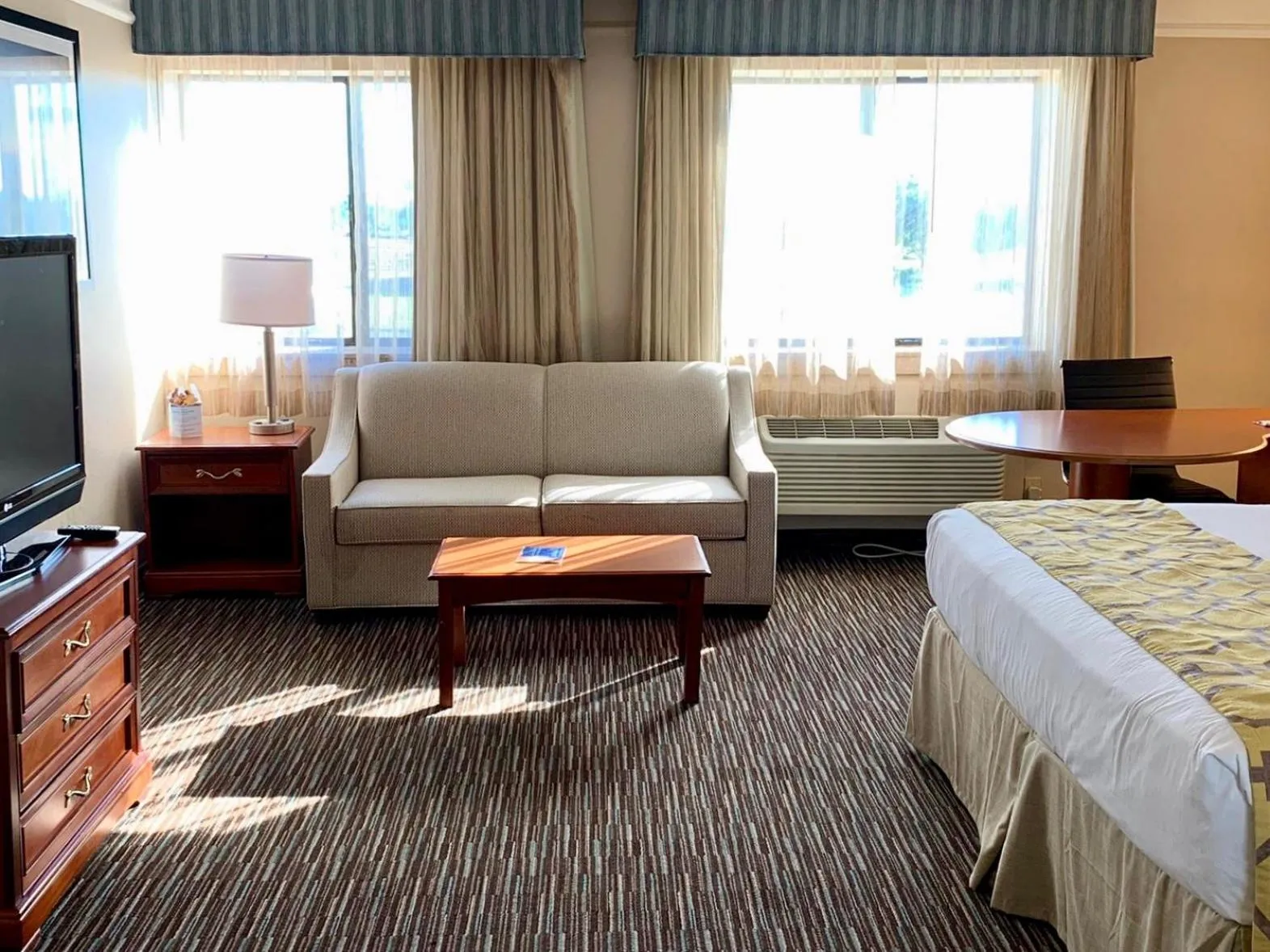 King Suite in Baymont by Wyndham Texarkana