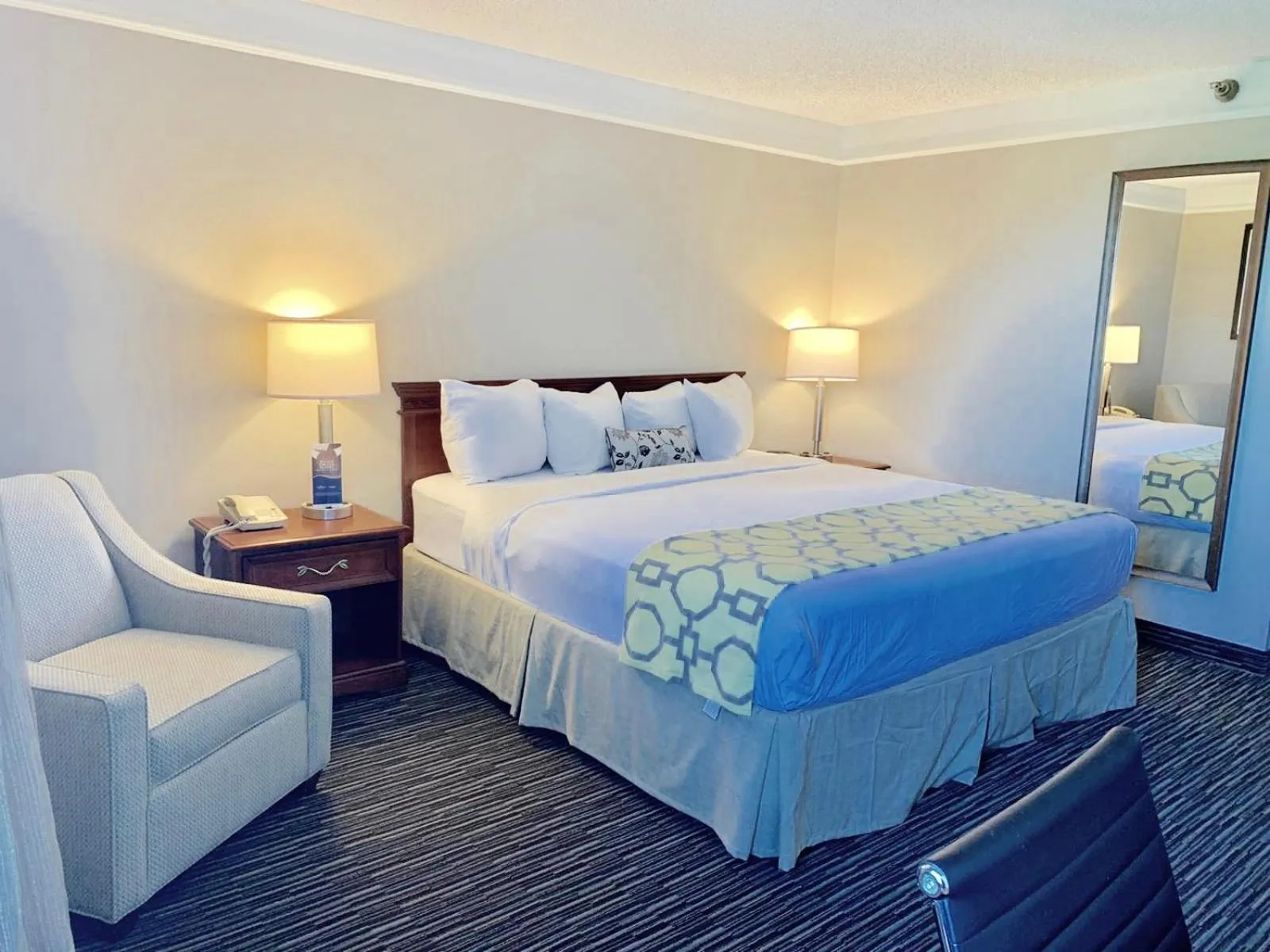 King Room - Non-Smoking in Baymont by Wyndham Texarkana