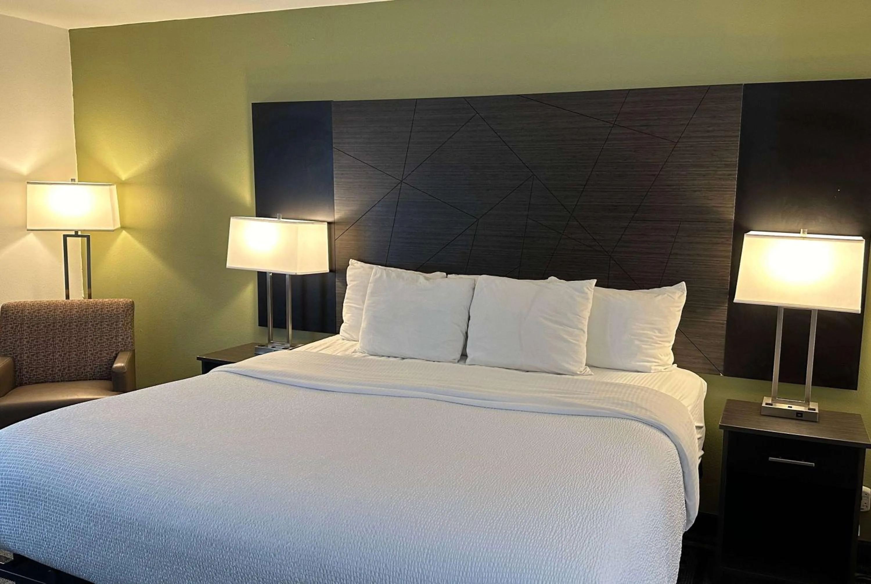 Deluxe King Room in La Quinta Inn and Suites by Wyndham Cincinnati North