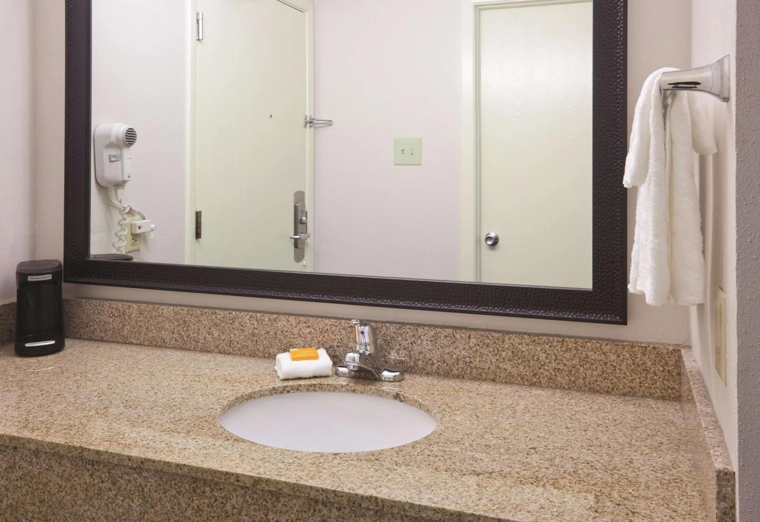 Deluxe King Room in La Quinta Inn by Wyndham Sheboygan