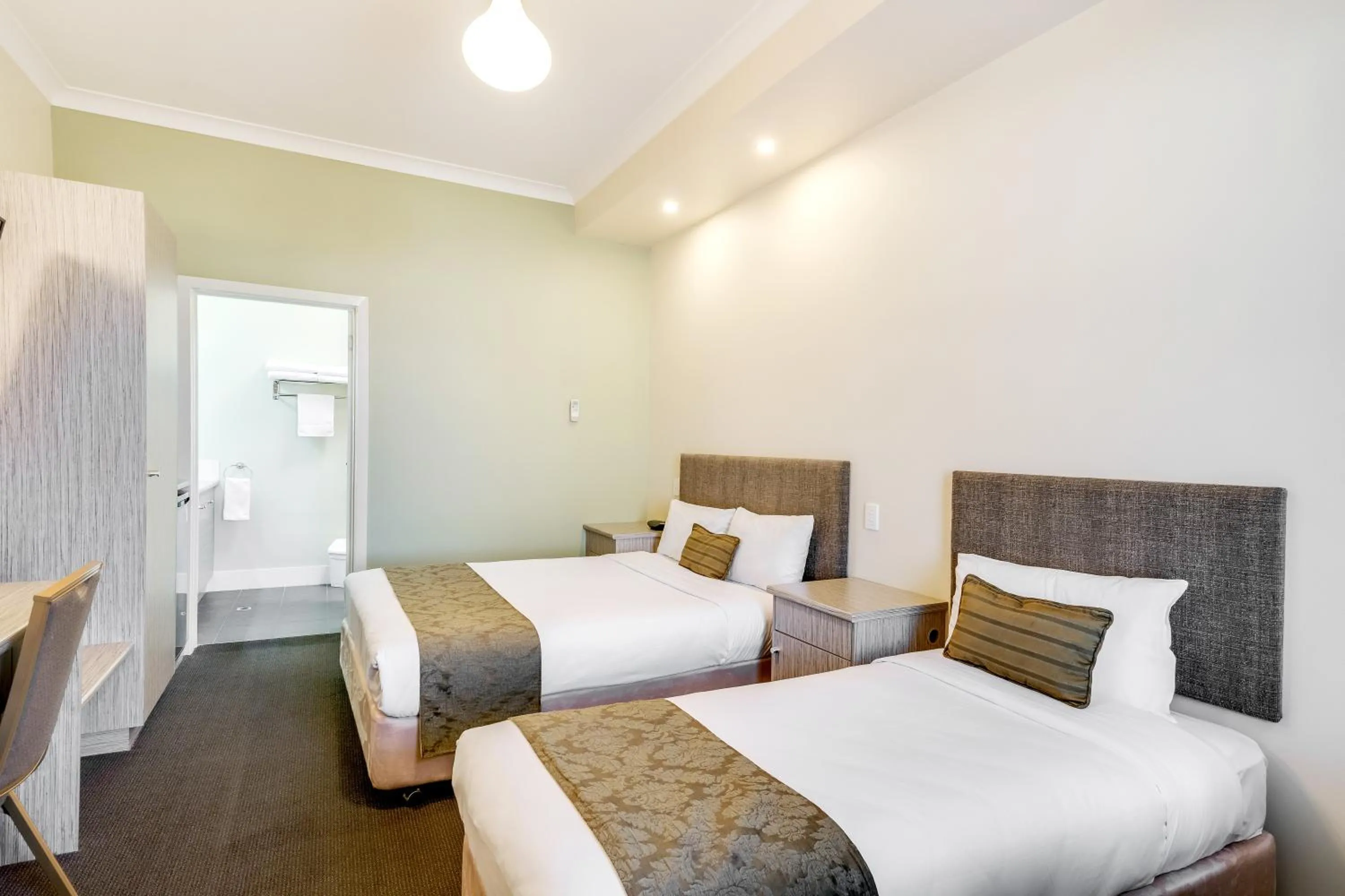 Double or Twin Room - Disability Access in Prince of Wales Hotel