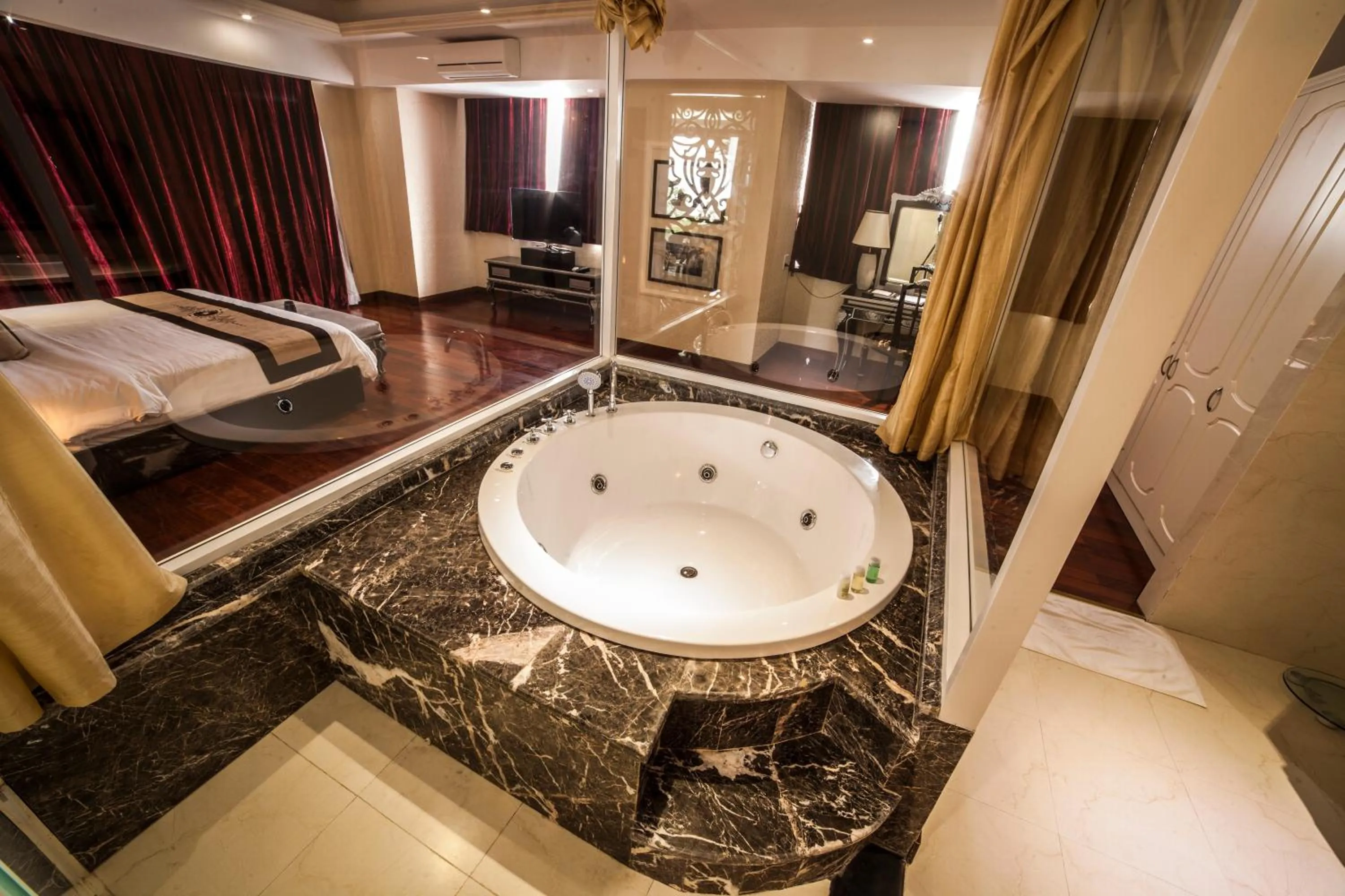 King Suite in Moonlight Hotel Hue