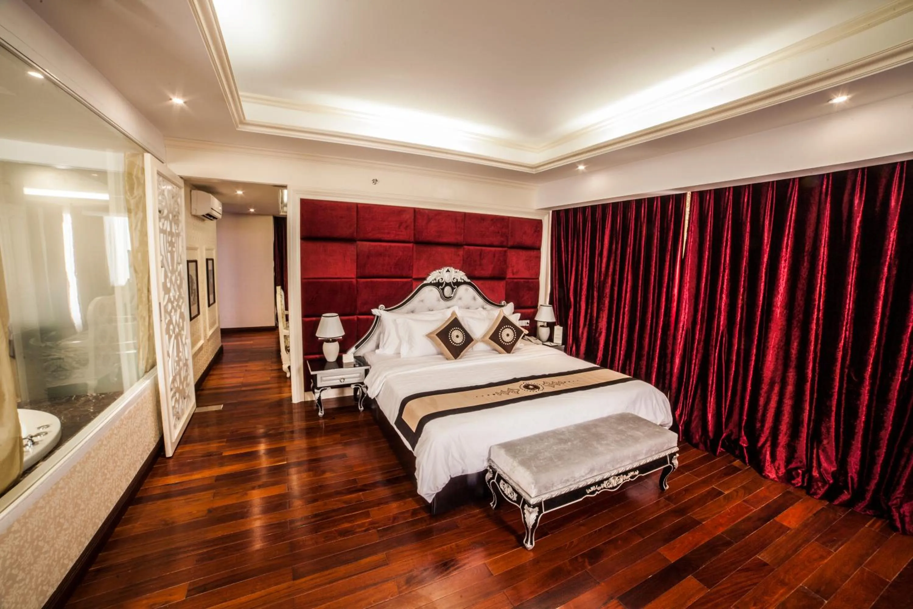 Junior Suite in Moonlight Hotel Hue