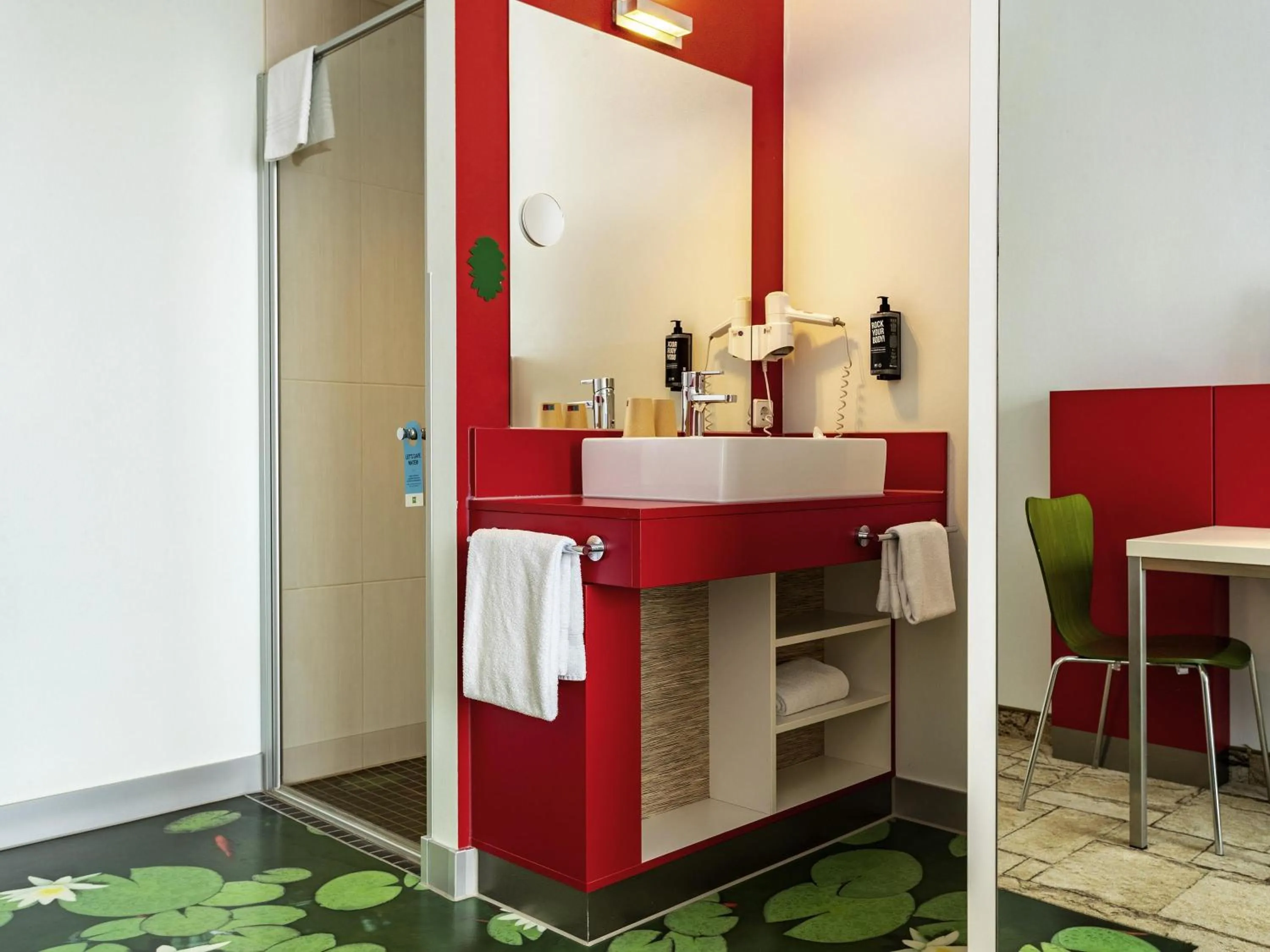 Comfort Twin Room in ibis Styles Karlsruhe Ettlingen
