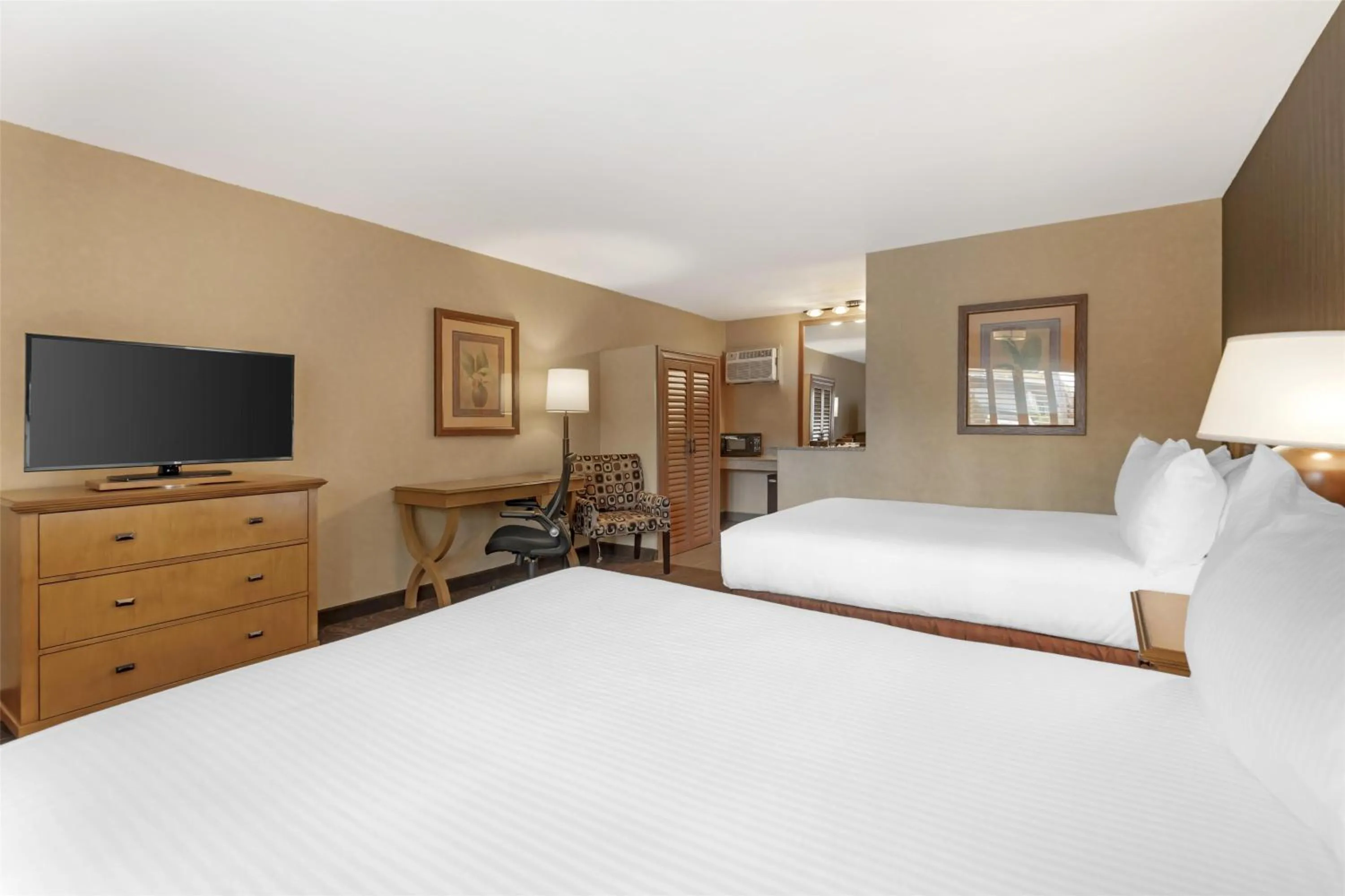 Queen Room with Two Queen Beds - Disability Access/Non-Smoking in Best Western Plus Pavilions
