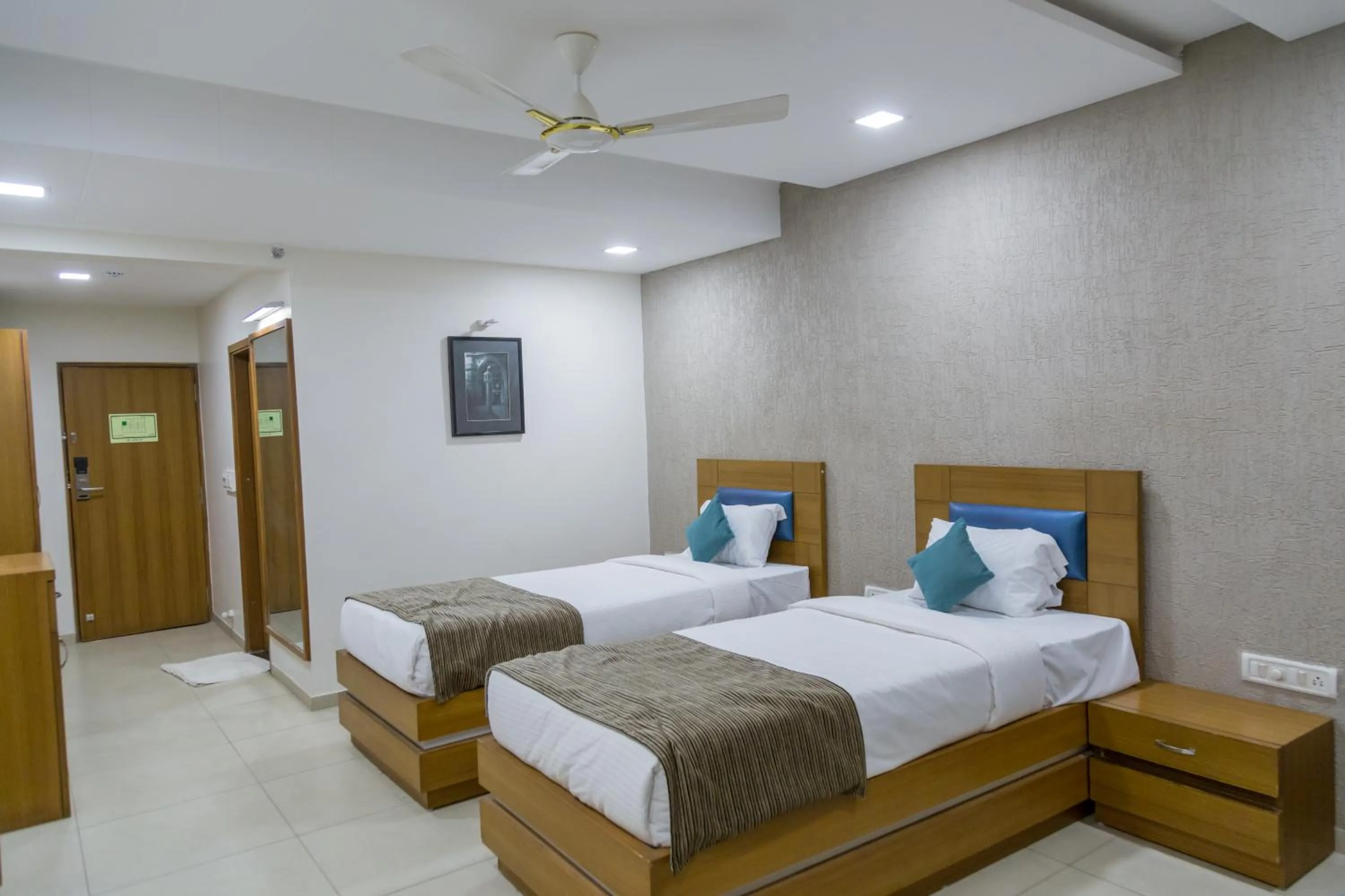 Superior Twin Room - single occupancy in Ginger Ahmedabad SG Road