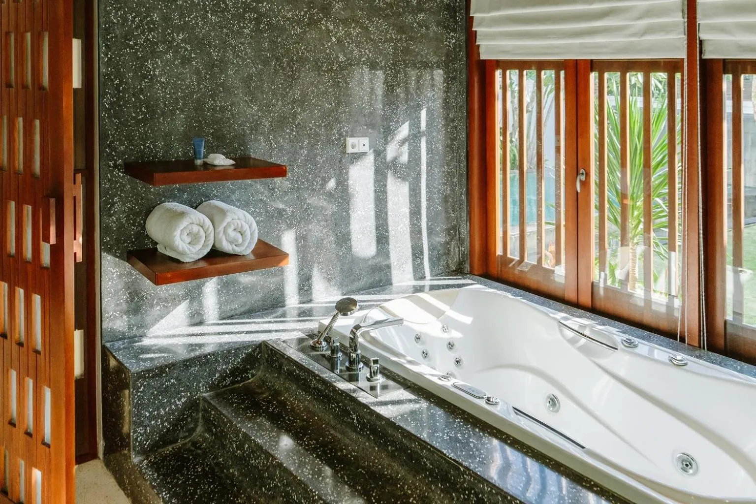 One-Bedroom Royal Courtyard Villa (Courtyard Villa - Independent Building across the street) in The Samaya Seminyak Bali