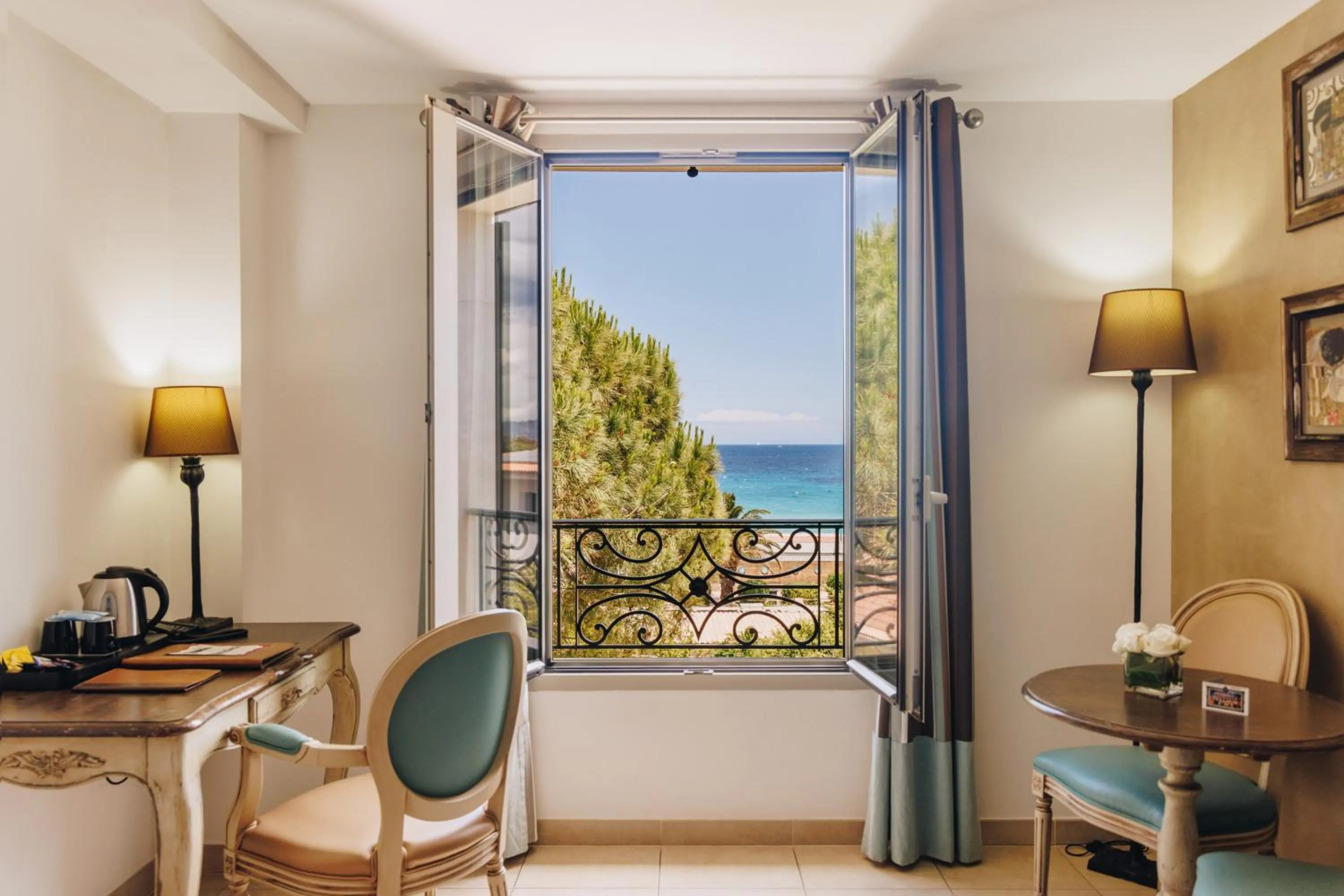 Comfort Double Room with Sea View in Hôtel Liberata & Spa