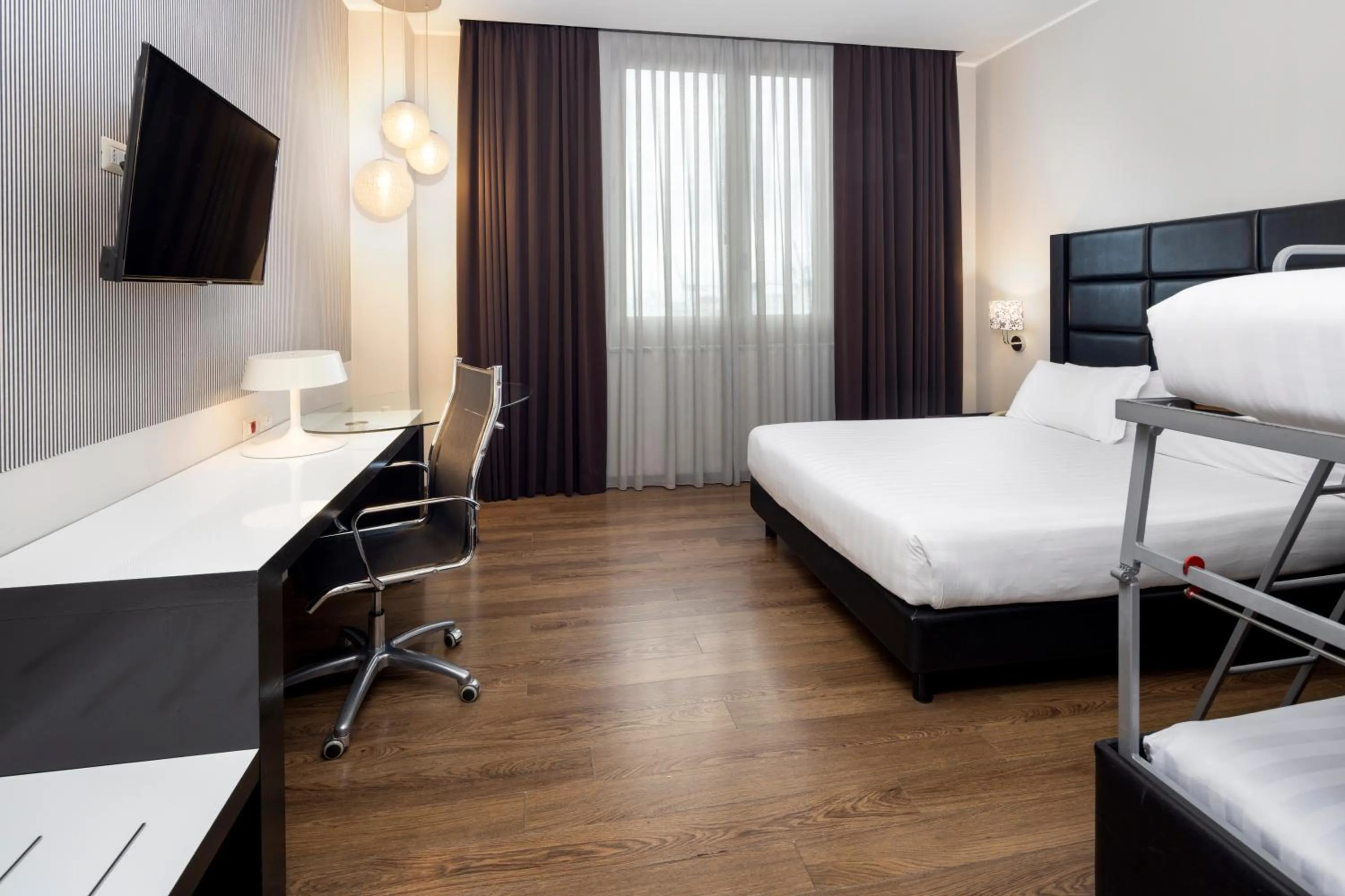 One-Bed Room - Non-Smoking in Holiday Inn Genoa City by IHG