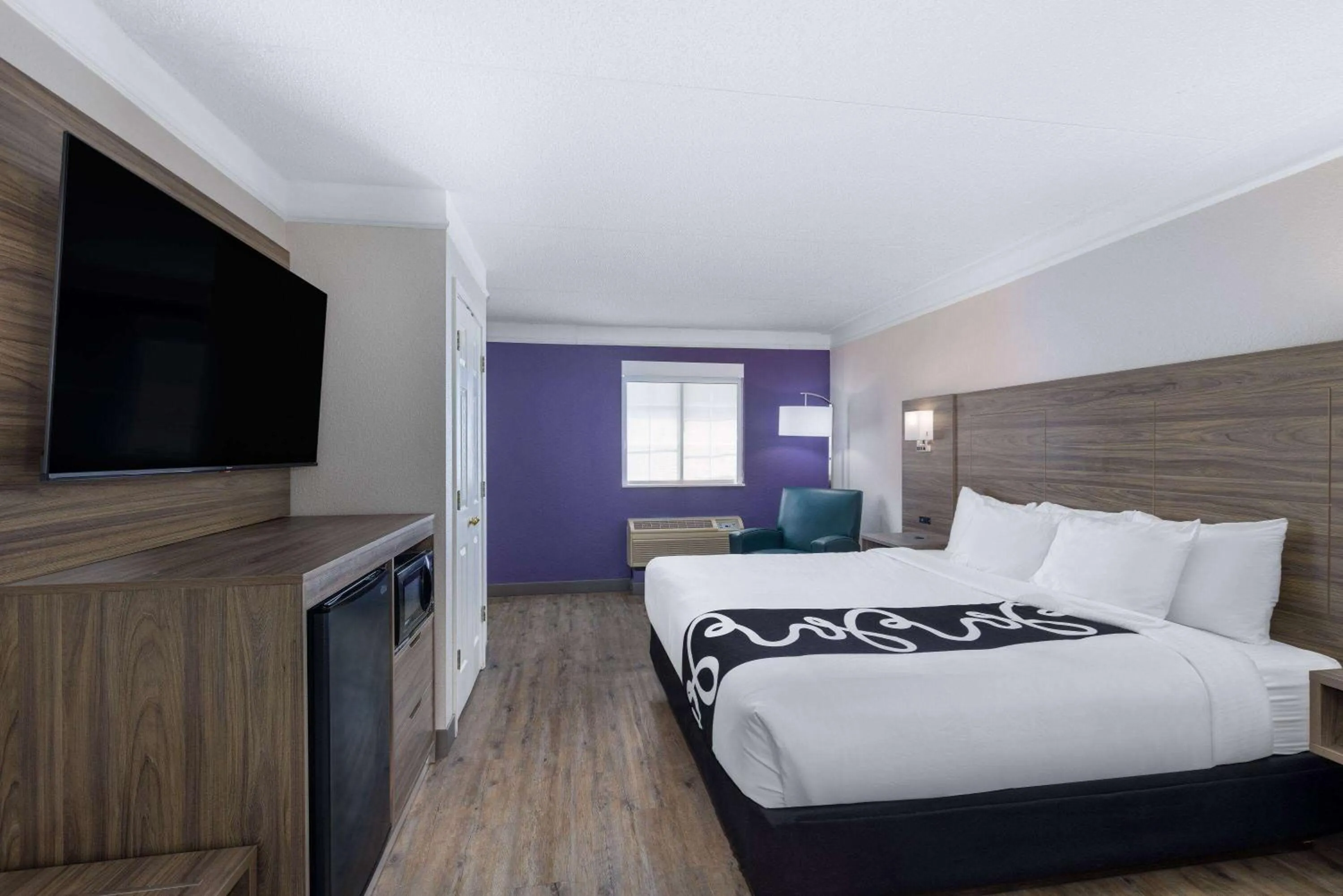 King Room - Disability Access in La Quinta Inn by Wyndham Kansas City Lenexa