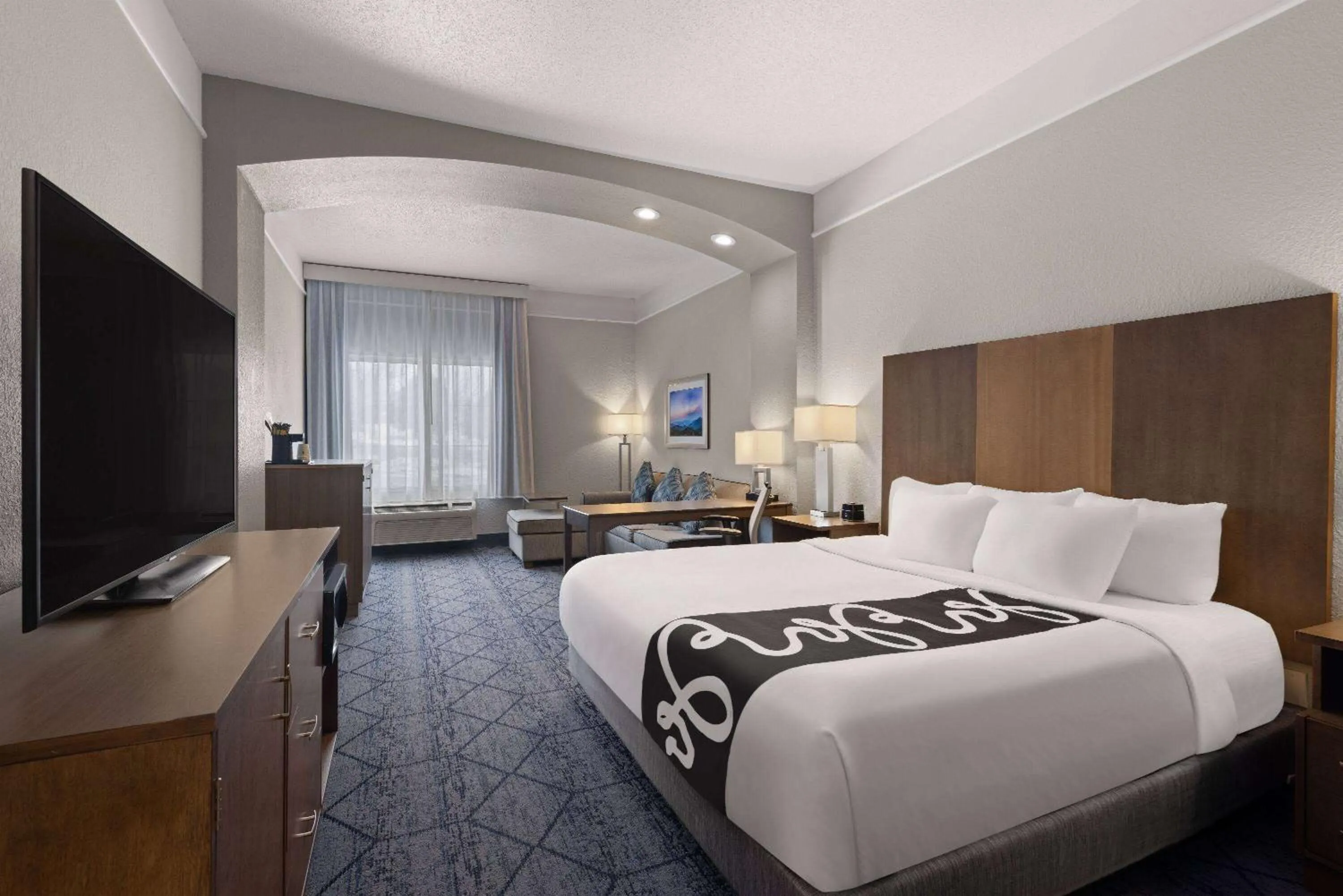 King Suite - Mobility Access/Non-Smoking in La Quinta Inn and Suites by Wyndham at WaTiki Waterpark