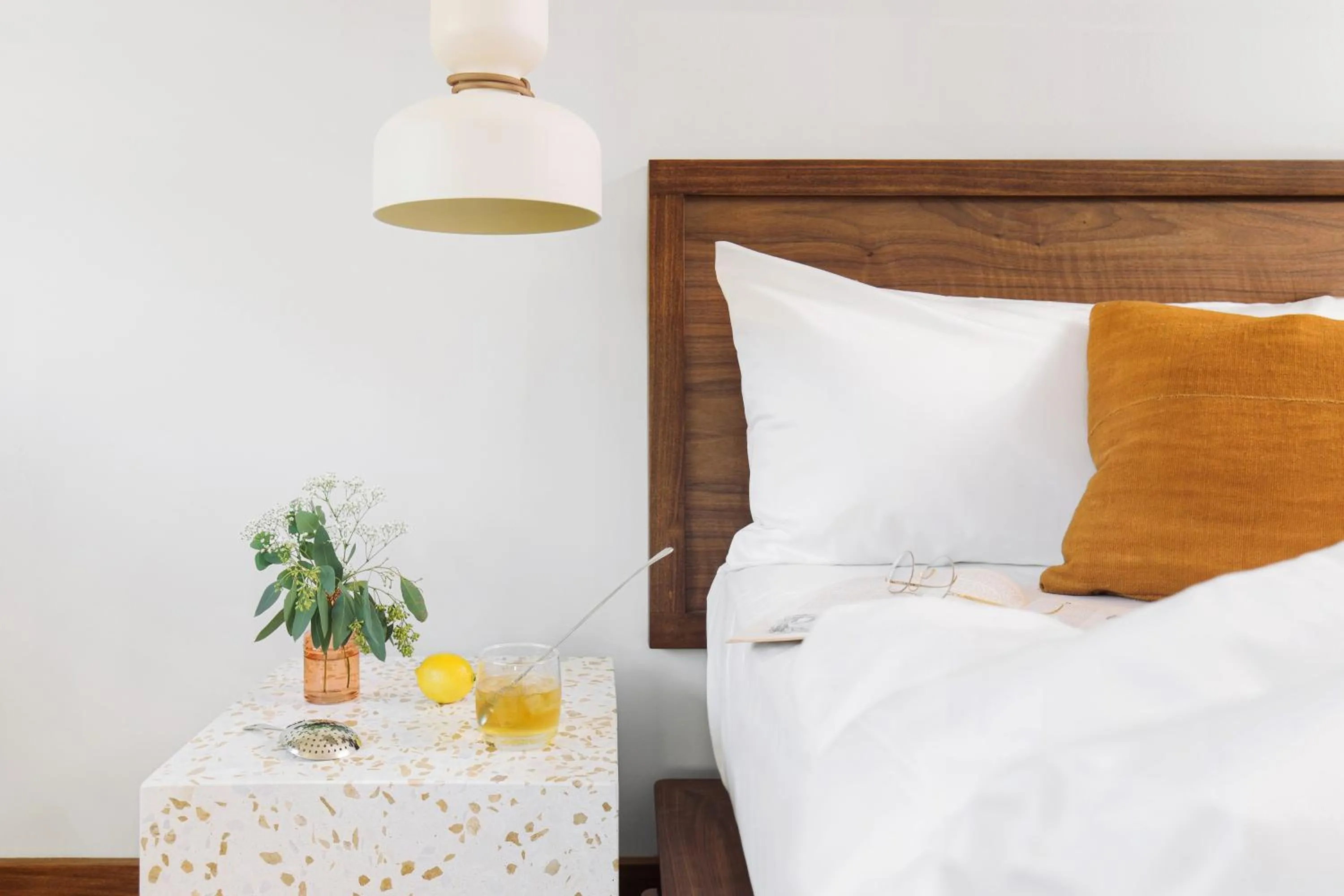 Queen Room in Silver Lake Pool & Inn