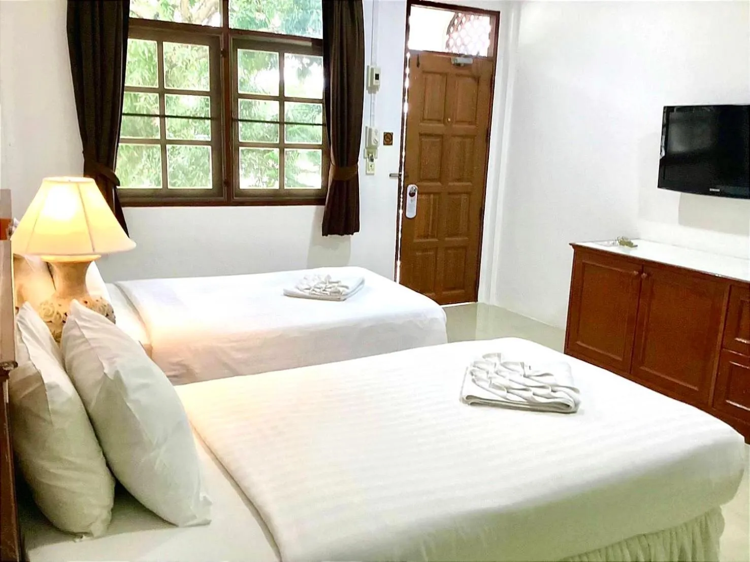 Superior Twin Room with Garden View in Garden Home Kata