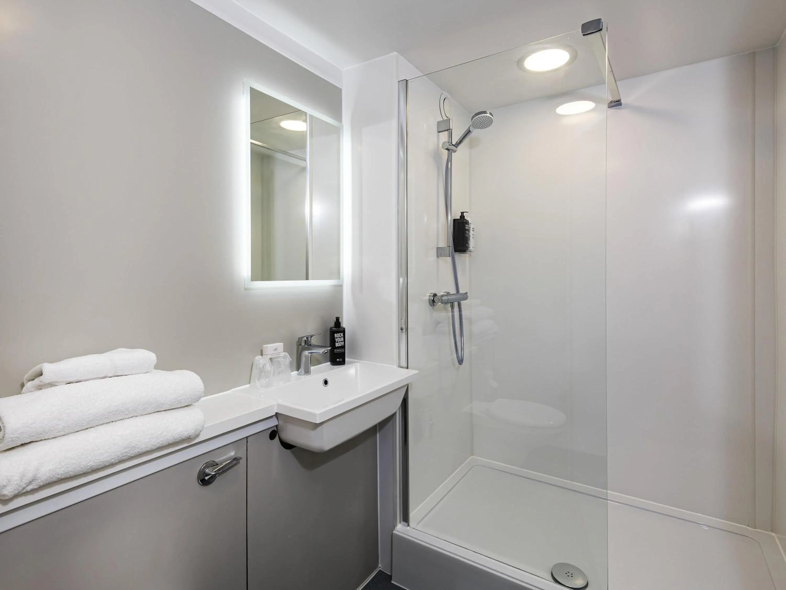 Twin Room in ibis Plymouth