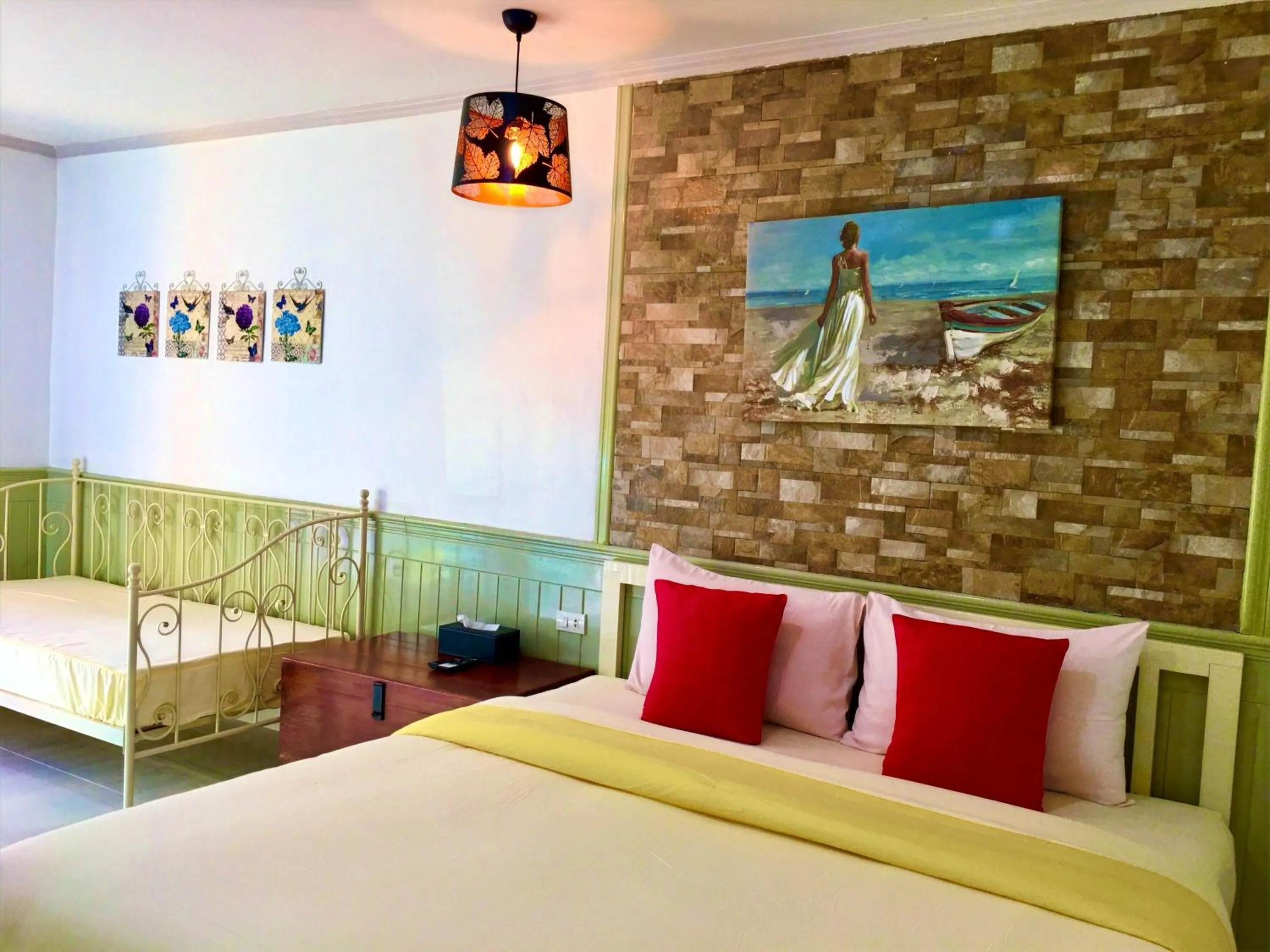 Superior King Room in Koh Larn Riviera