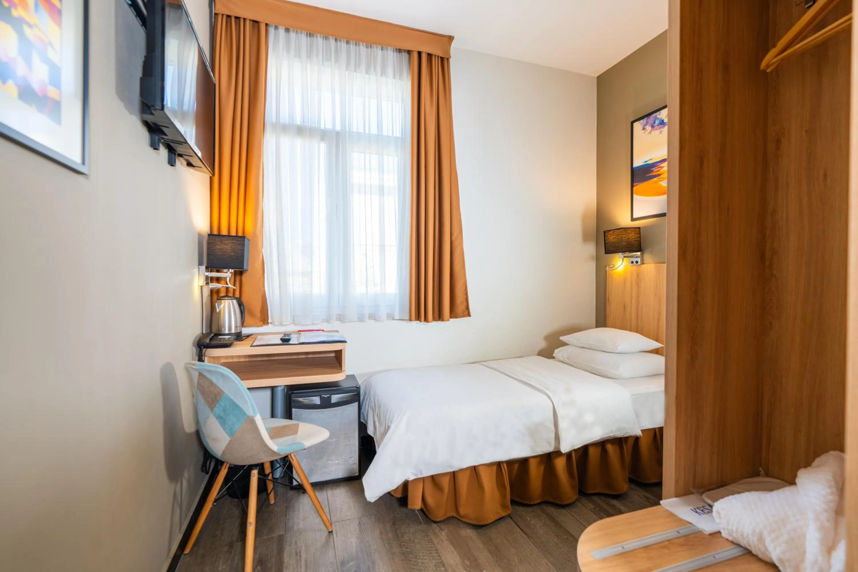 Single Room with Private Bathroom - single occupancy in Hotel Resurs