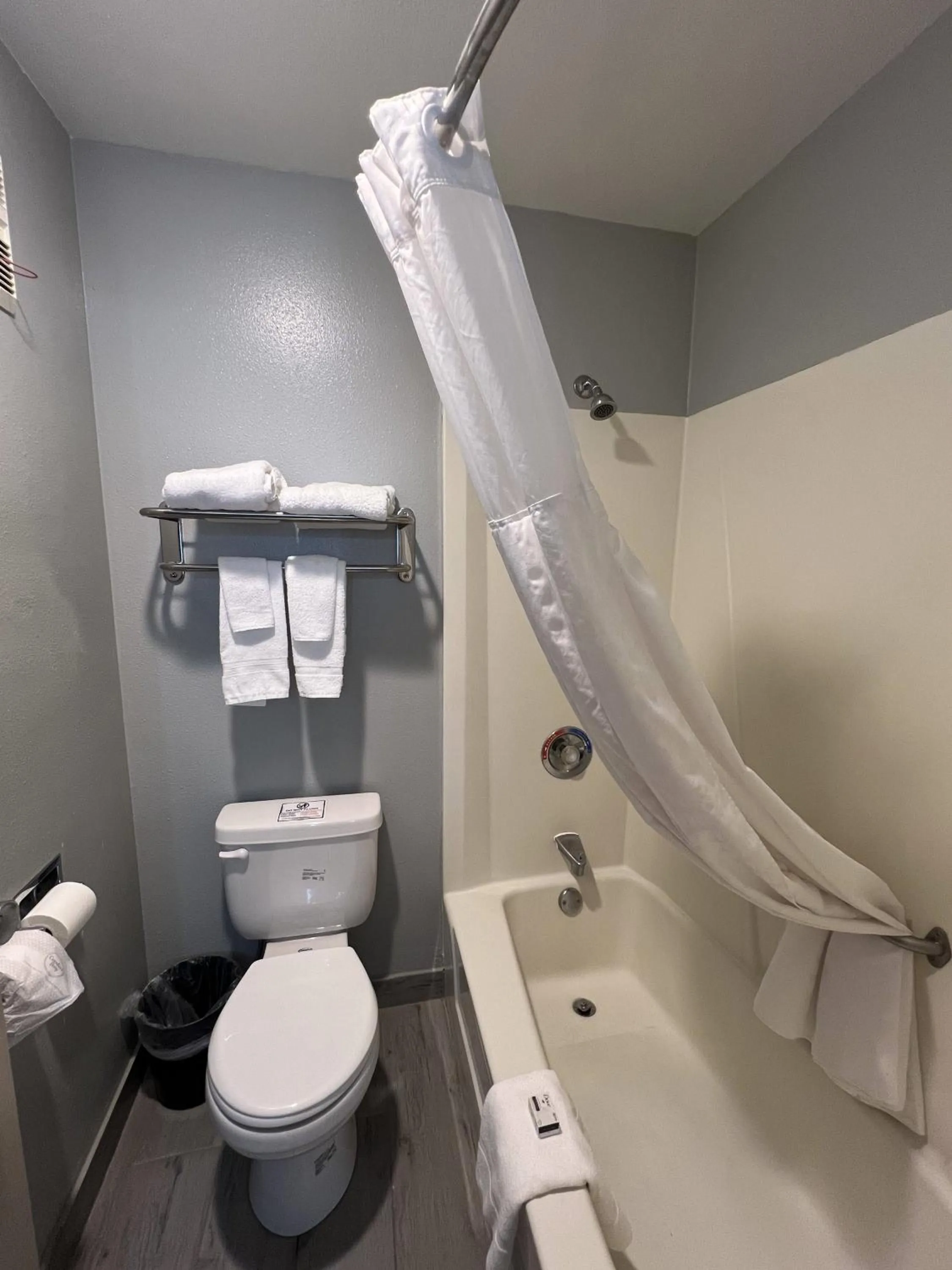 King Room - Non-Smoking in AmericInn by Wyndham Glendale Milwaukee