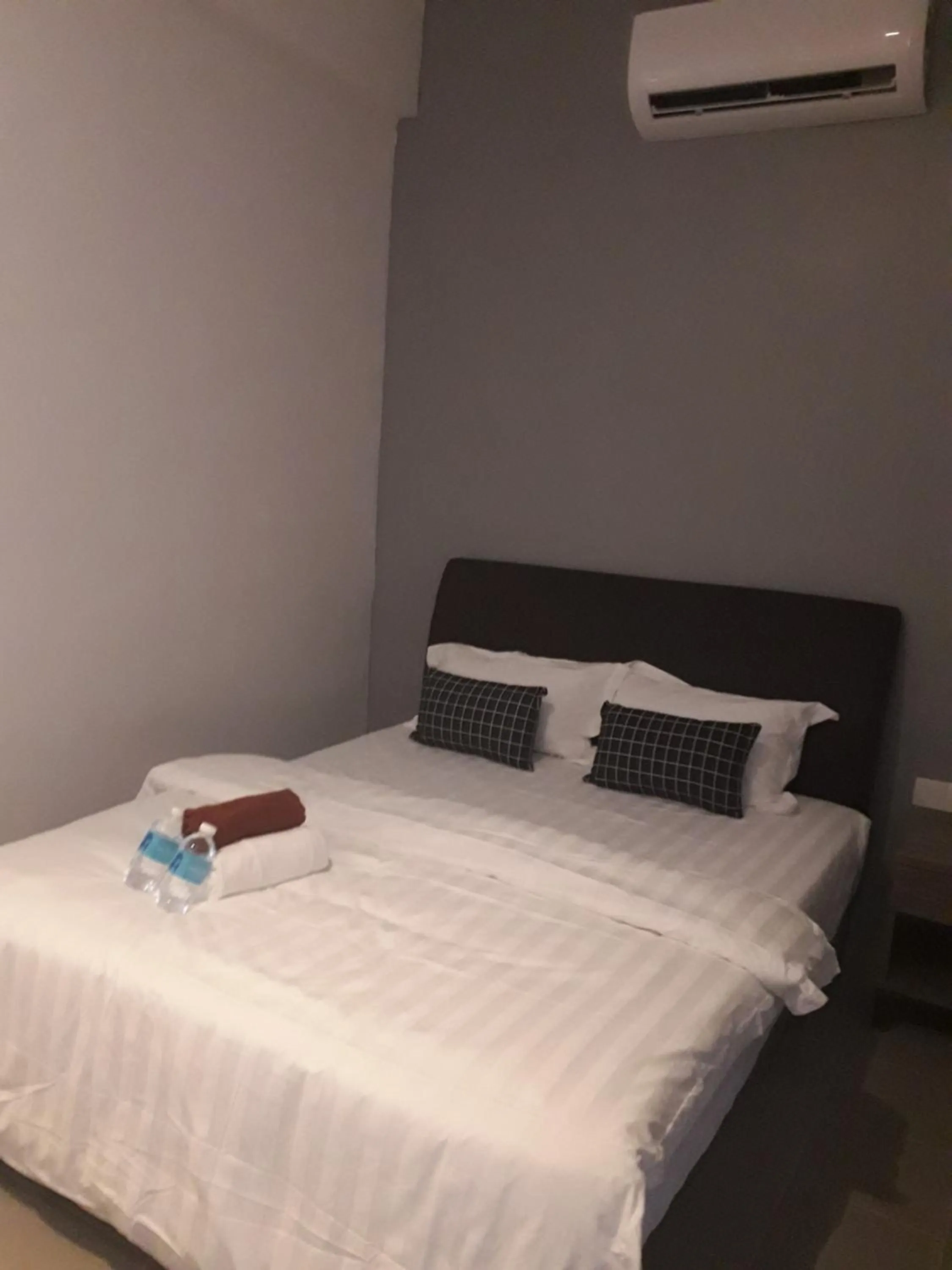 Standard Queen Room in Halo Hotel