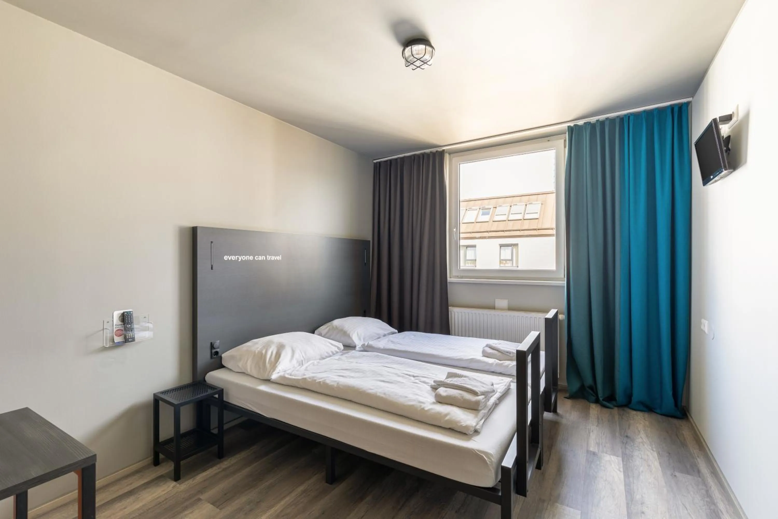 Twin room for Single use in a&o Wien Hauptbahnhof