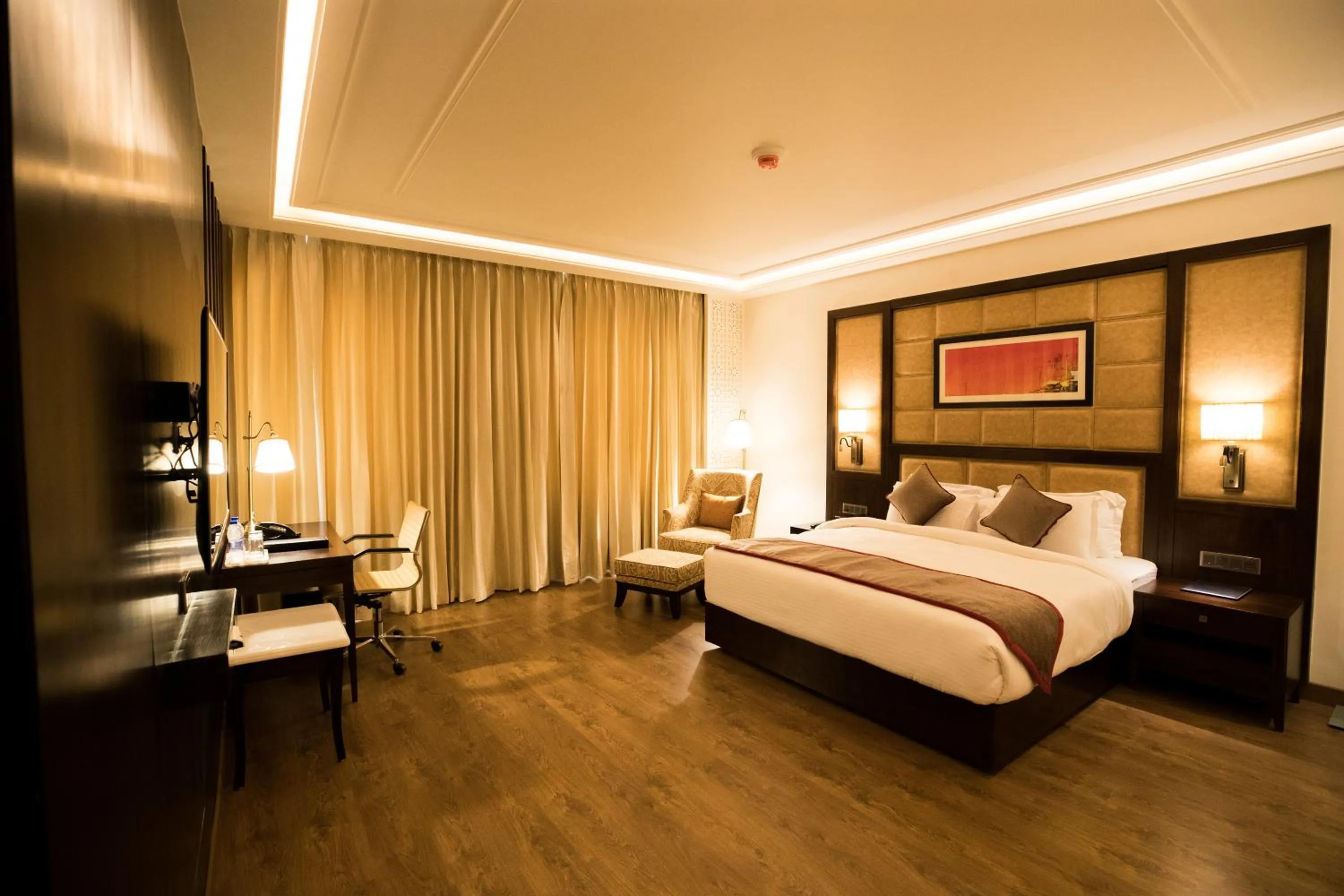 King Suite (Non Smoking) - Book & Unlock Exclusive Discounts in Ramada by Wyndham Kapurthala
