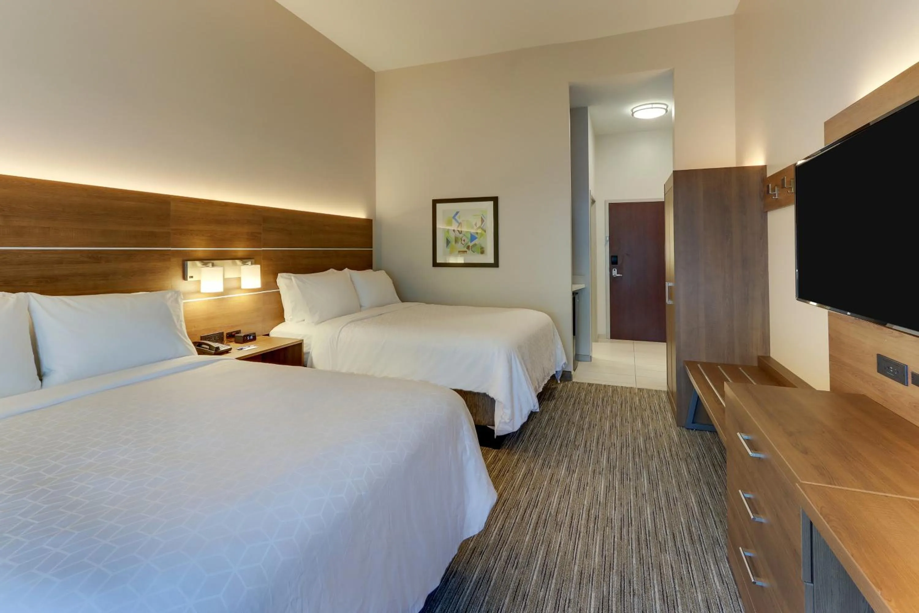 Queen Room with Two Queen Beds - Hearing Accessible/Non-Smoking in Holiday Inn Express & Suites - Saugerties - Hudson Valley by IHG