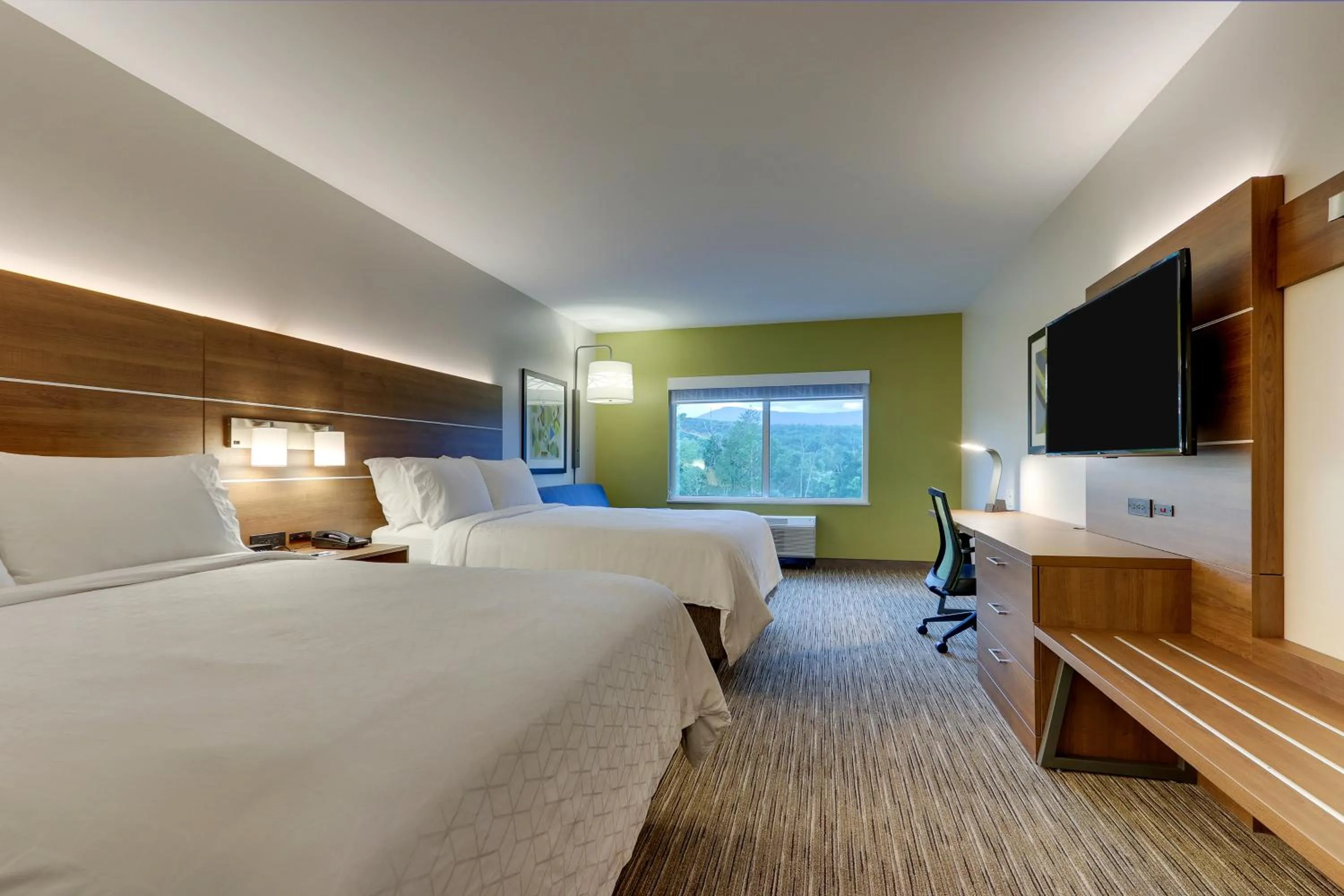Suite with Mobility Accessible Tub - Non-Smoking in Holiday Inn Express & Suites - Saugerties - Hudson Valley by IHG