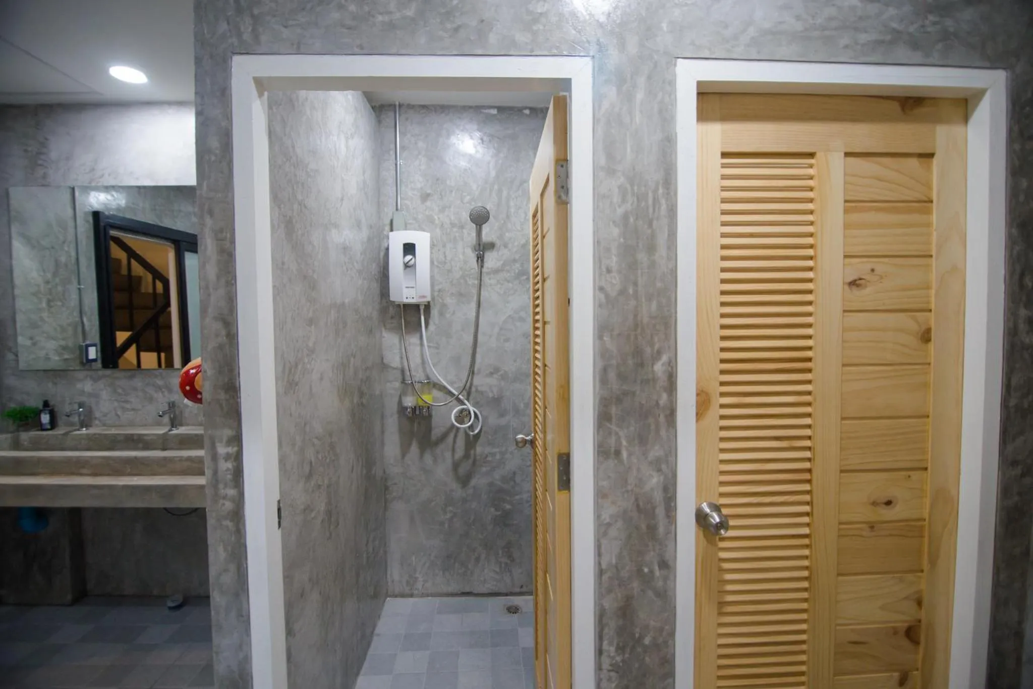 Quadruple Room with Shared Bathroom in Suree House