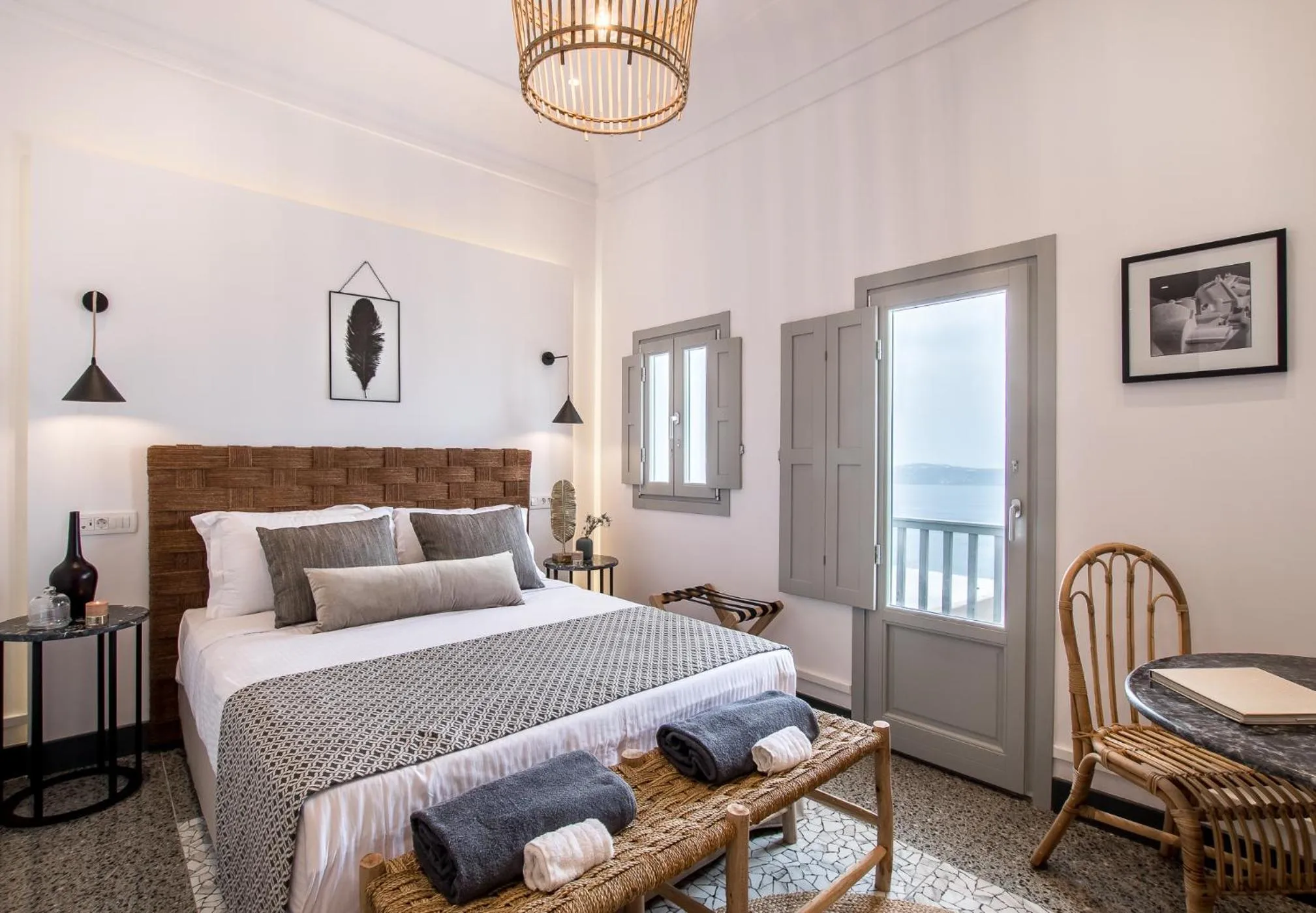 Elegant Suite Caldera View with outdoor heated Jacuzzi in Amelot Art Suites