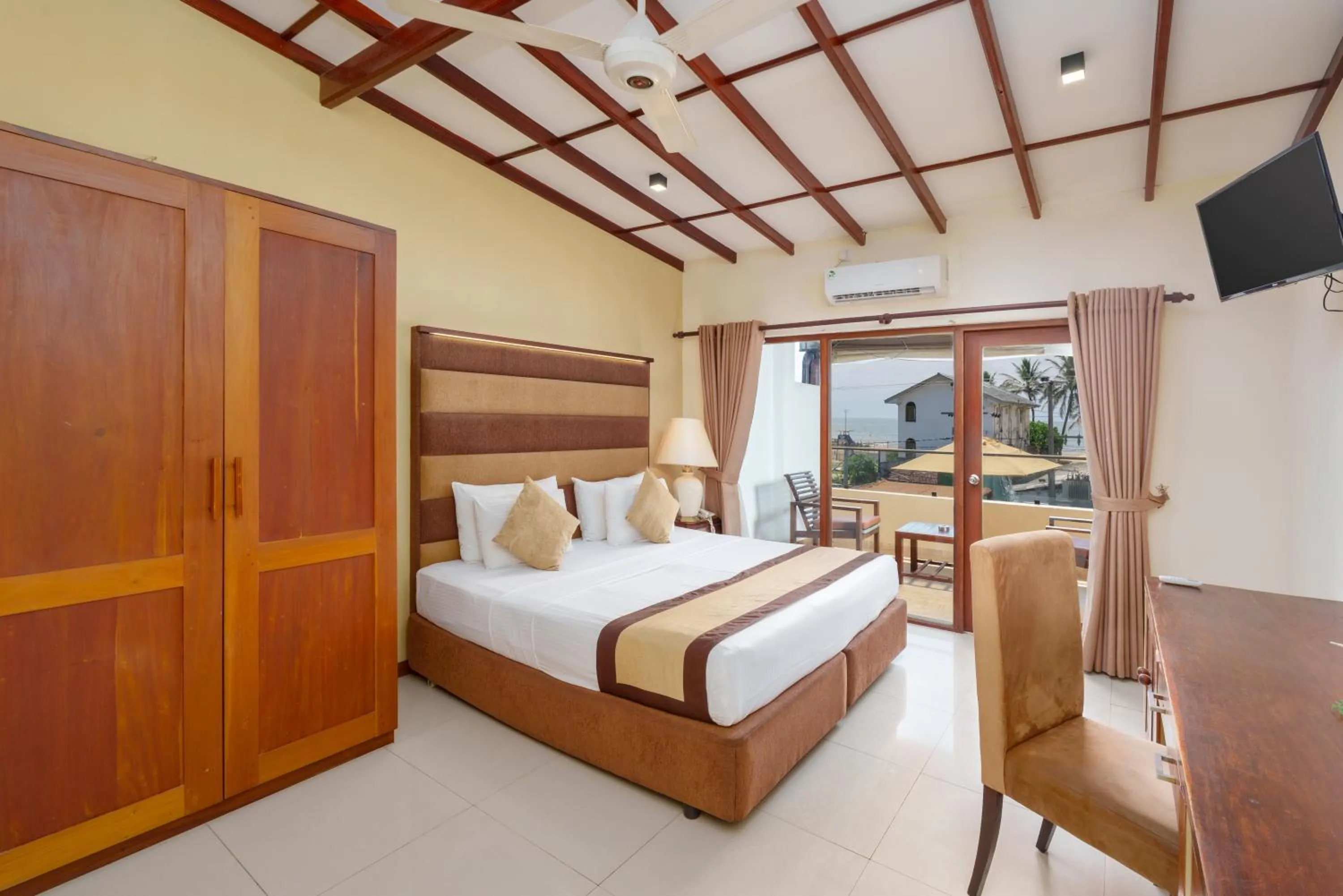 Deluxe Double Room with Balcony and Sea View - single occupancy in Beach Corridor Hotel & Spa with Free Airport shuttle
