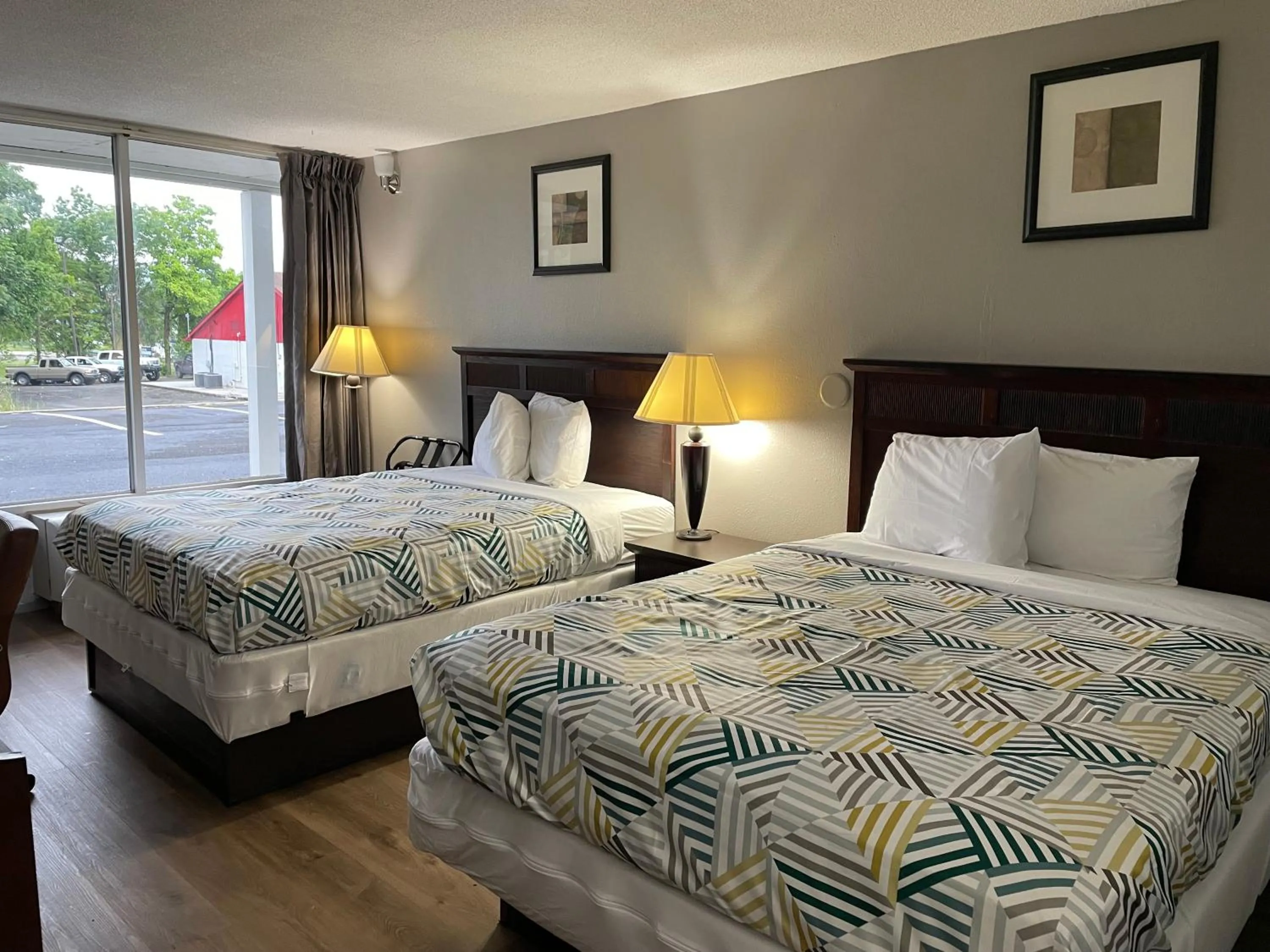 Queen Room with Two Queen Beds - Non-Smoking in Motel 6 Wytheville VA